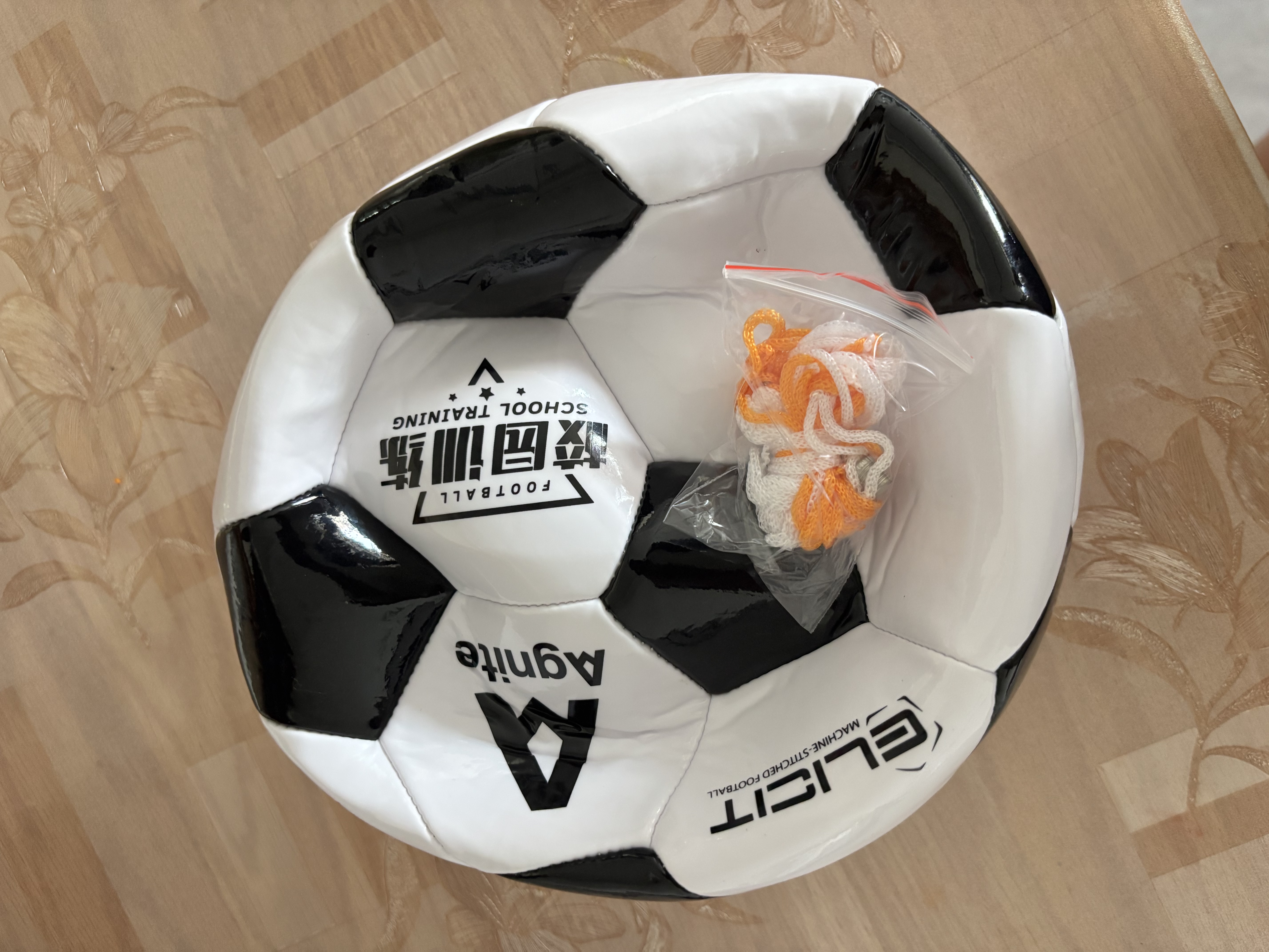 得力（deli）5号球足球青少年成人比赛训练标准PVC机缝耐磨考试校园足球 实拍图