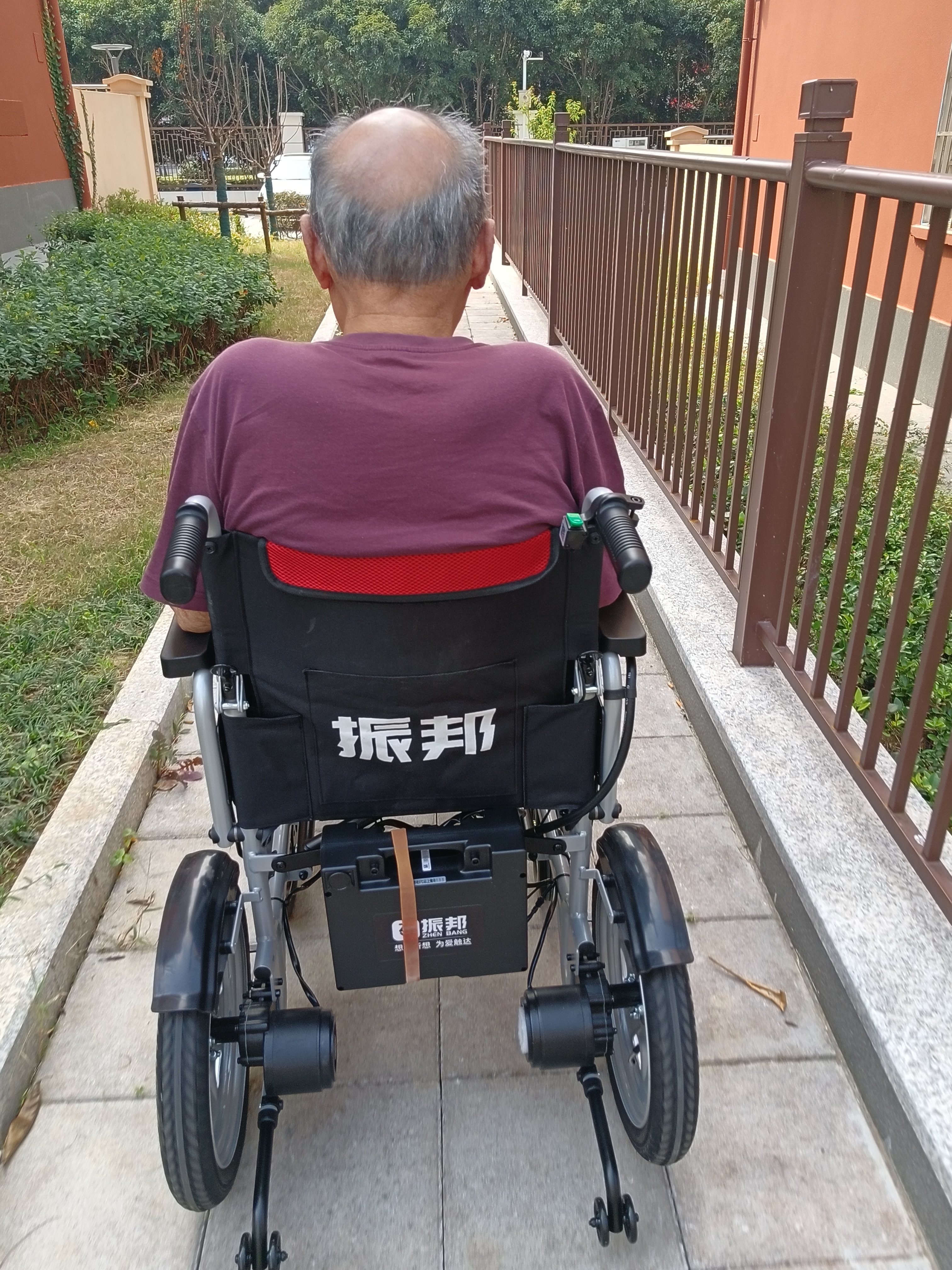 振邦电动轮椅老人专用智能全自动轻便可折叠旅行可带坐便器代步车YLB 6.低靠丨700W丨厚坐垫-20A锂电-30公里 晒单实拍图