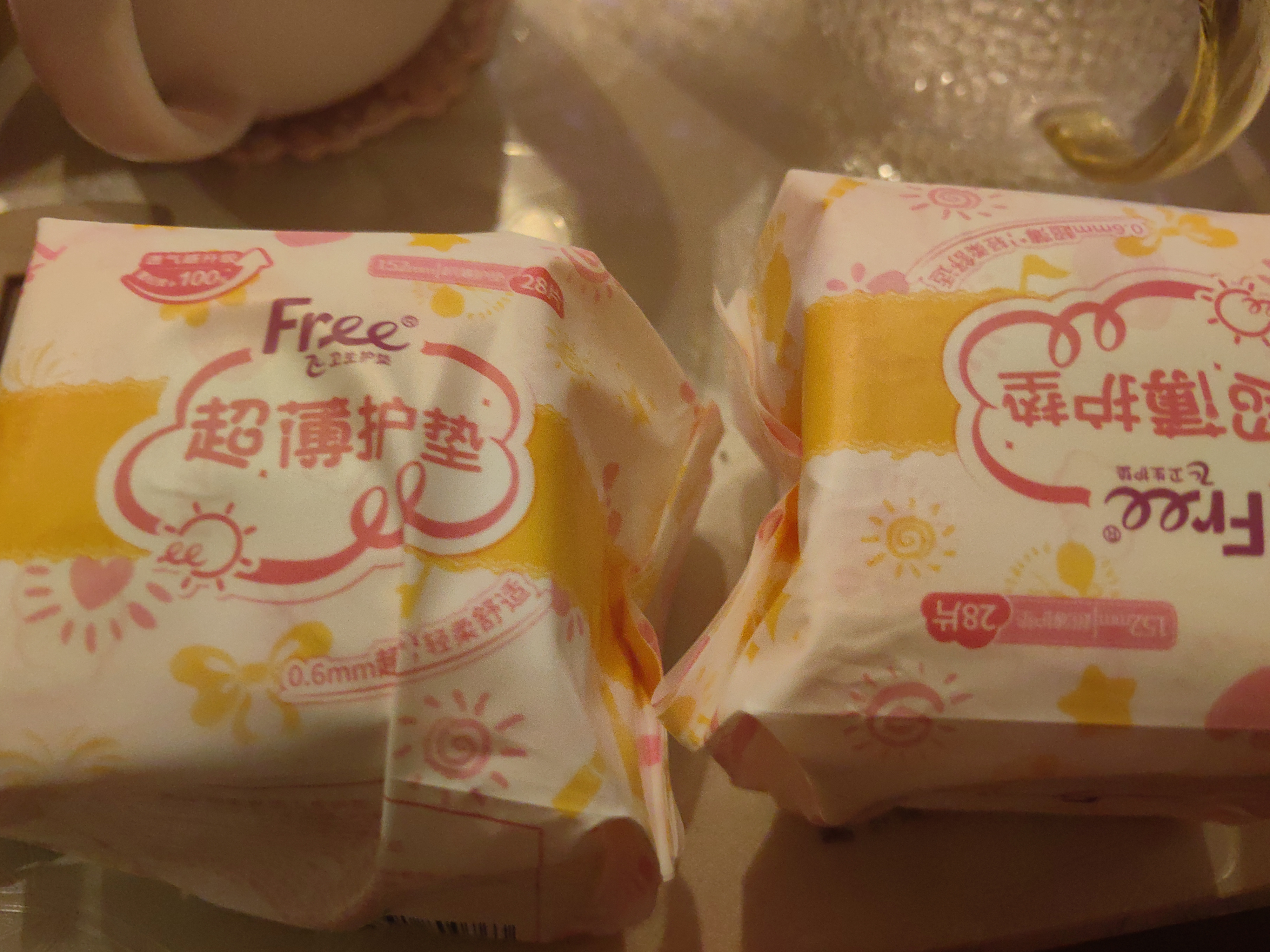 FREE京东自营超薄触感 0.6mm无感薄棉柔护垫卫生巾152mm*28片京东超市 实拍图