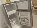 奥克斯小冰箱家用小型迷你冷藏冷冻两用出租房宿舍用节能省电寝室办公室电冰箱 【净化去味】146灰色【高效保鲜 铜管速冷】30L 实拍图