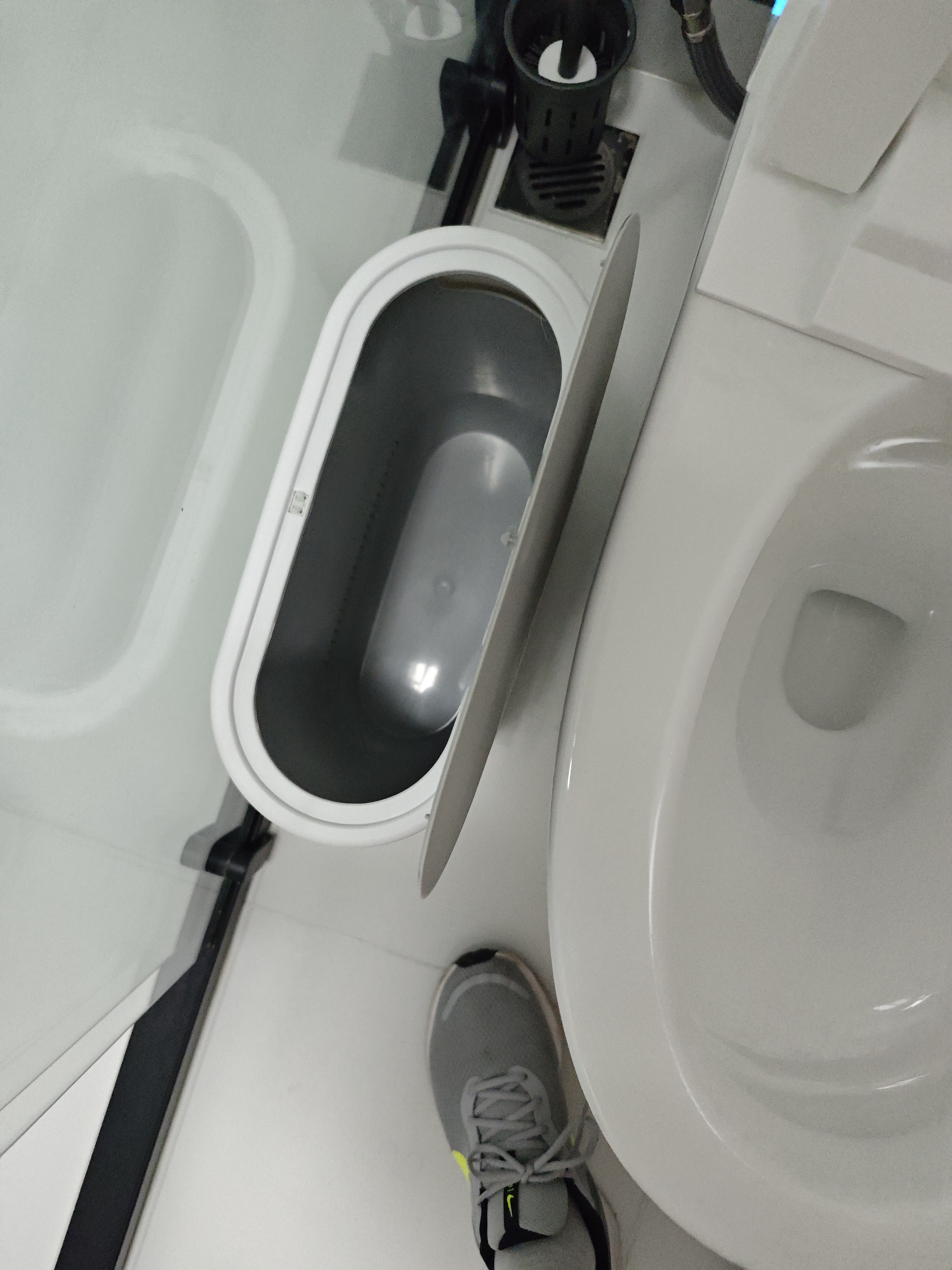 ecoco垃圾桶10L卫生间垃圾桶夹缝家用带盖垃圾桶厨房客厅厕所E25201 实拍图