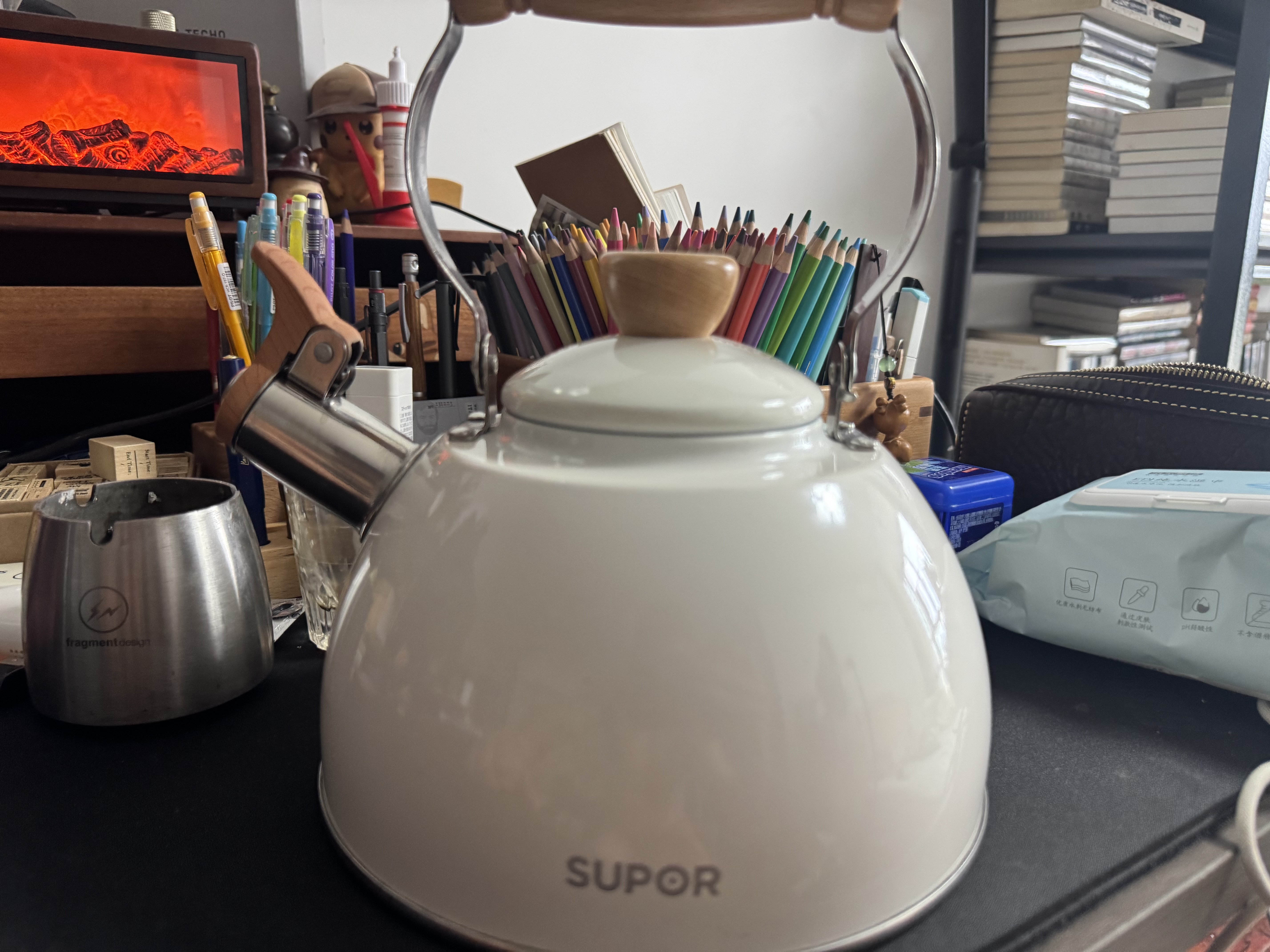 苏泊尔SUPOR 响水壶悦目鸣笛不锈钢开水壶 燃气磁炉通用烧水壶 2.5L白色 实拍图
