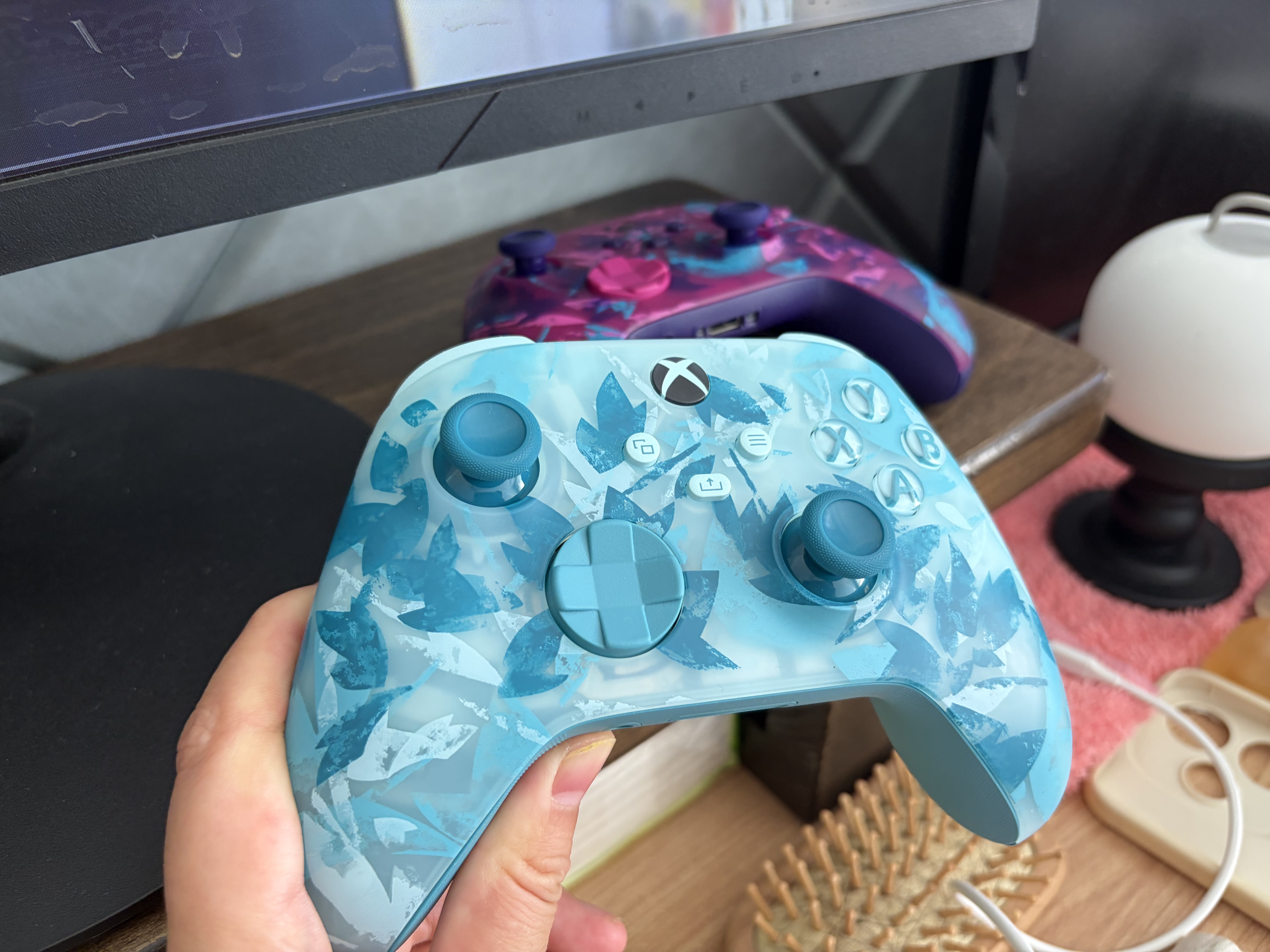 微软（Microsoft）XBOX游戏手柄 无线控制器 新品  琉璃之心 特别版 蓝牙 适配XBOX/PC/平板/手机 丝之歌 影之刃零 实拍图