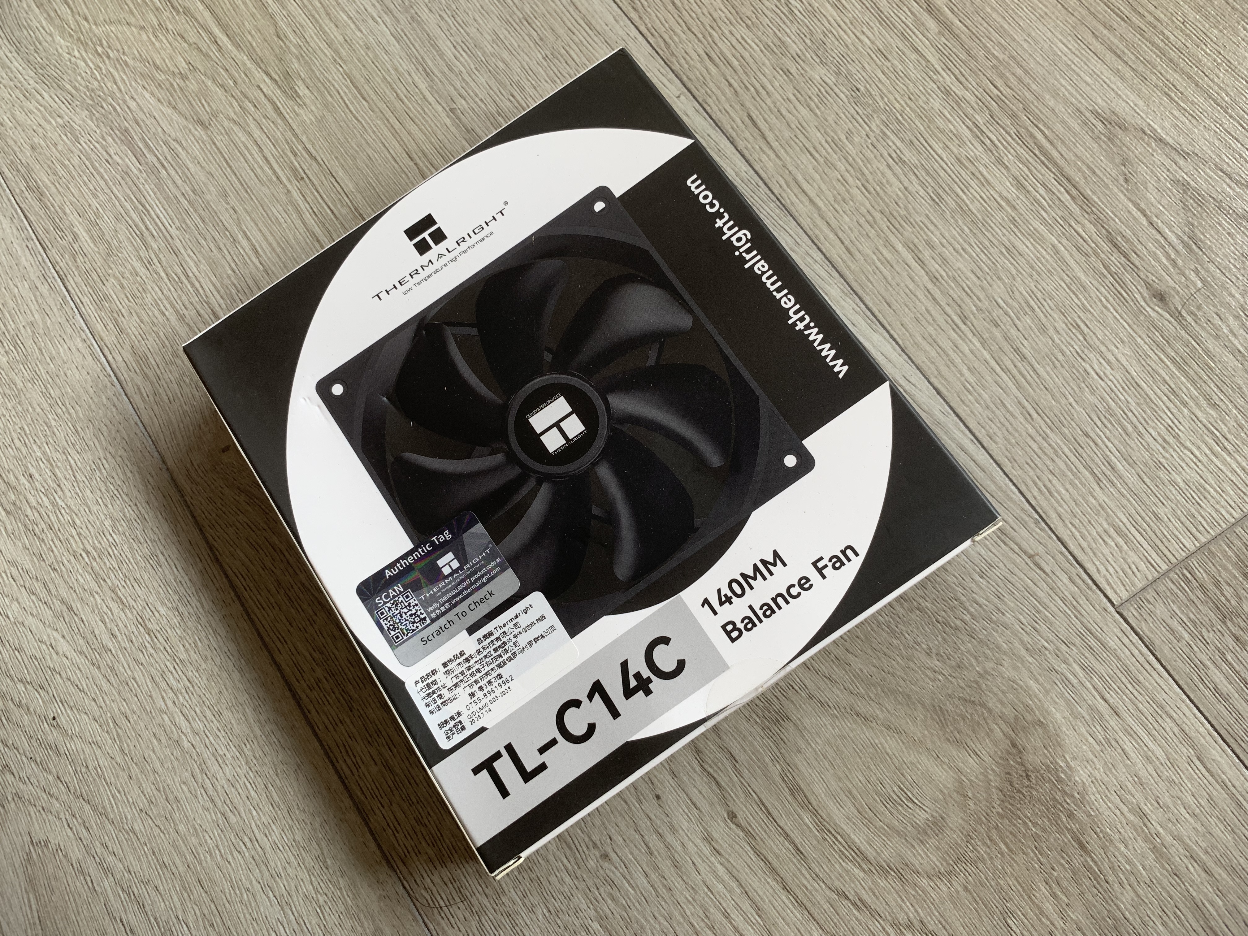 利民（thermalright）TL-C14C 黑色14cm机箱风扇 经典磁稳S-FDB轴承 4PIN PWM 调速风扇 实拍图