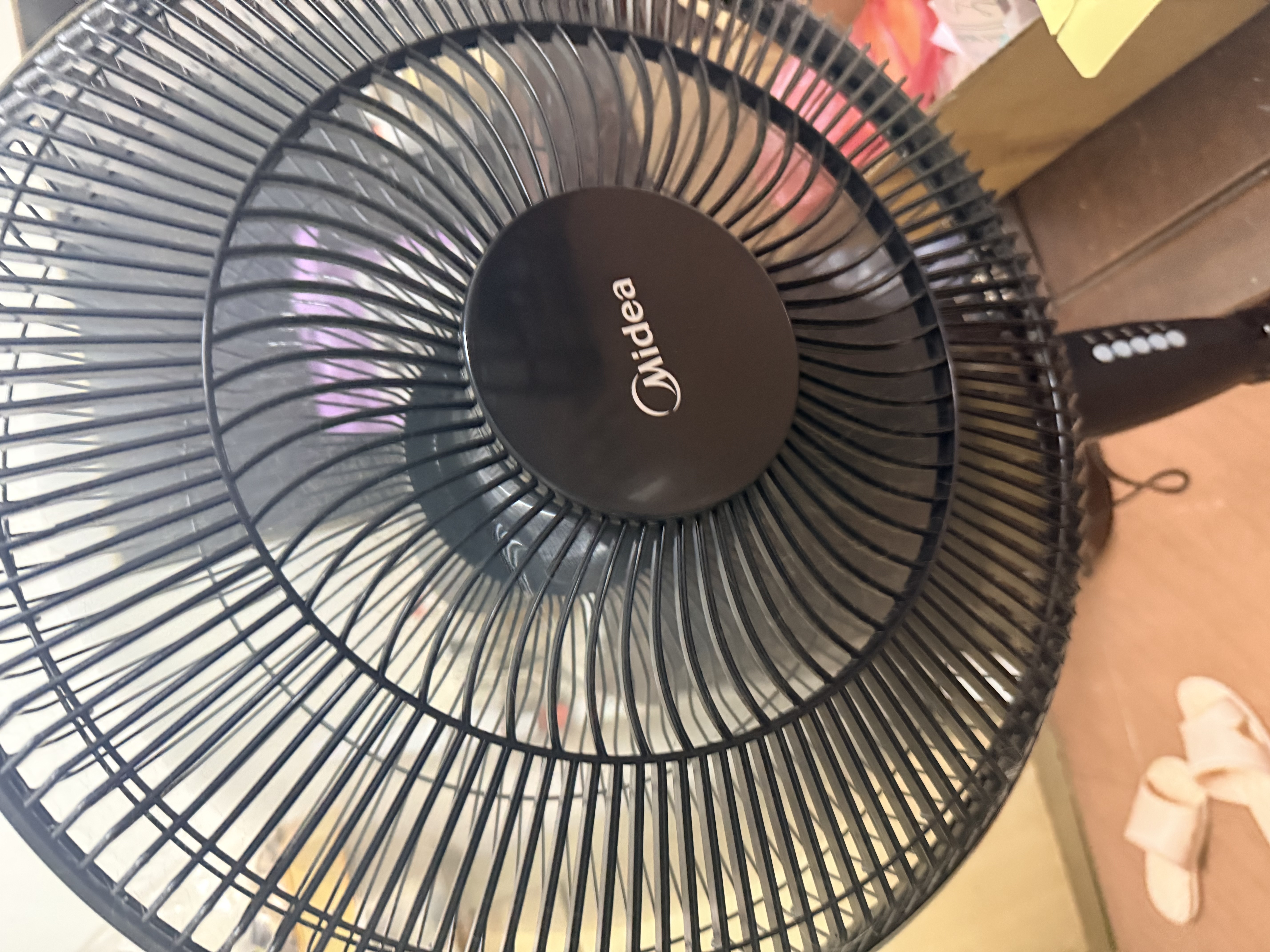 美的（Midea）电风扇落地扇家用大风量 远距离强风轻音送凉电扇 立式落地风扇家用卧室客厅办公桌面加高加大飓风 【黑色遥控】7h定时 实拍图