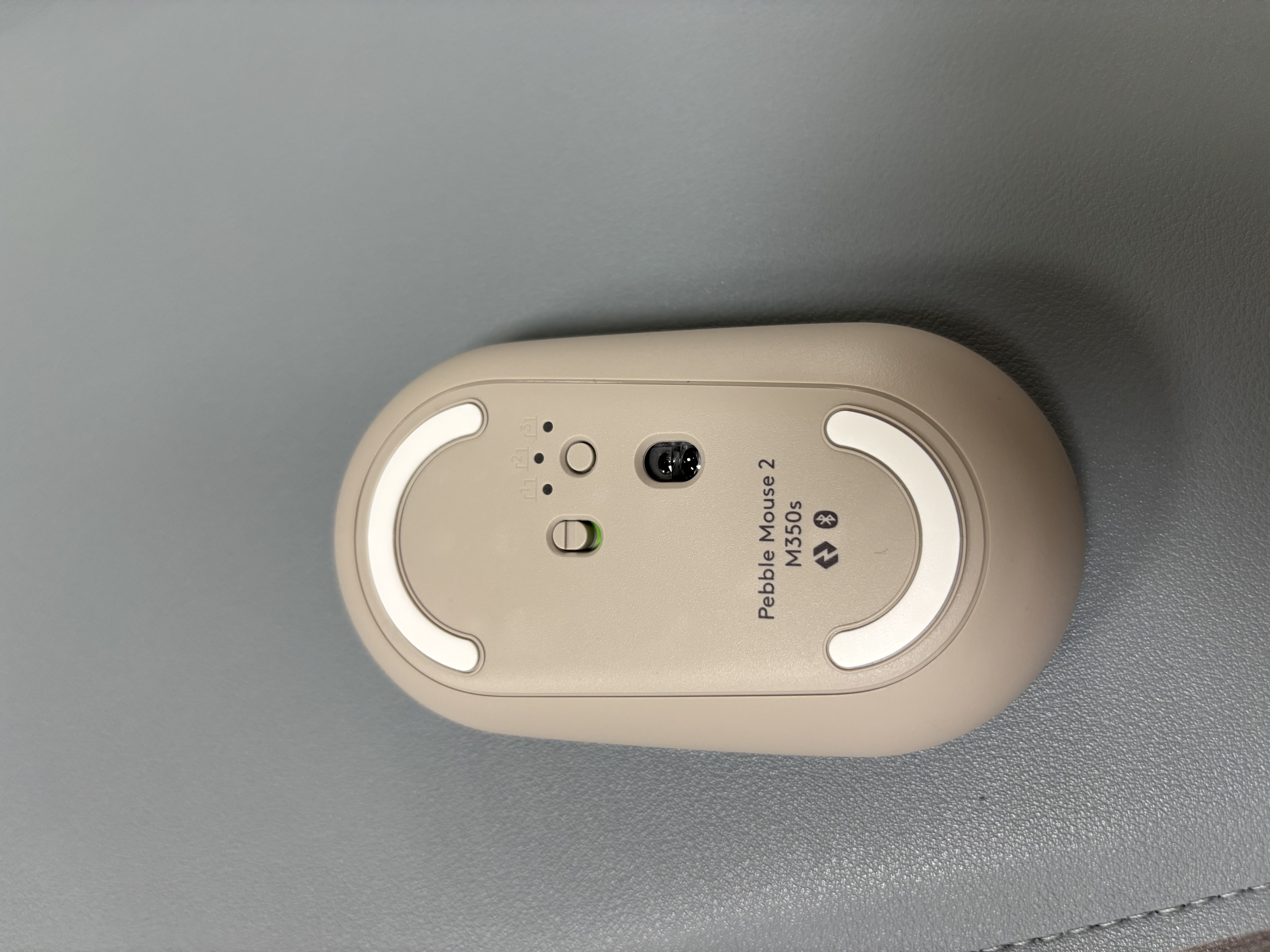 罗技（Logitech）PEBBLE 2.0 无线蓝牙鼠标 静音鼠标 办公鹅卵石便携 升级Pebble2代 沙色 实拍图