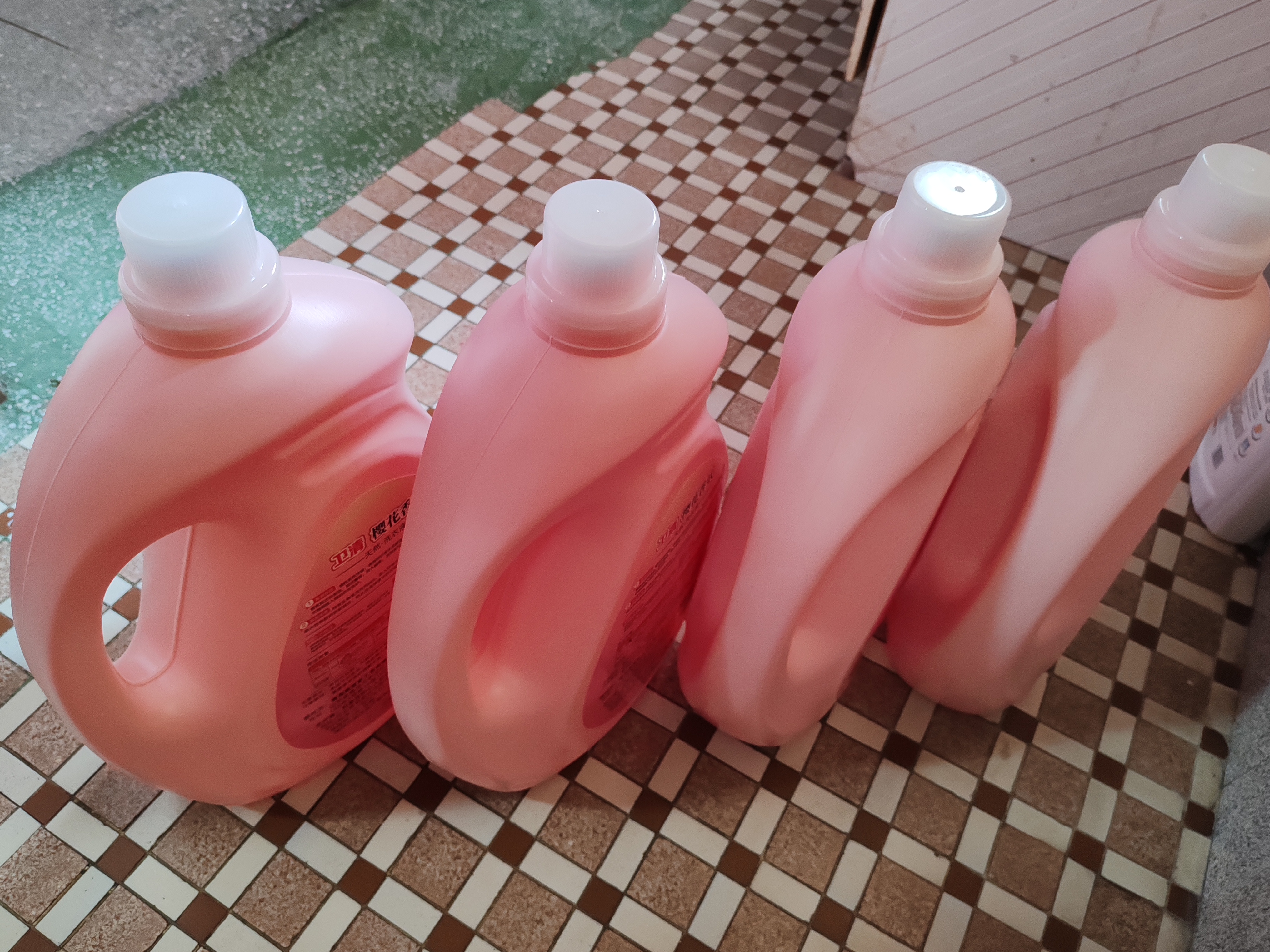 卫清樱花香氛洗衣液10斤*4瓶 柔顺护衣 持久留香洁净护色洗衣香水40斤 实拍图