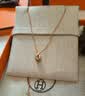 爱马仕（HERMES）Mini Pop H项链 玫瑰金链条椭圆立体珐琅项链送女友节日送礼 黑色玫瑰金H147992FO03 链长40cm吊坠0.7*0.9cm 实拍图