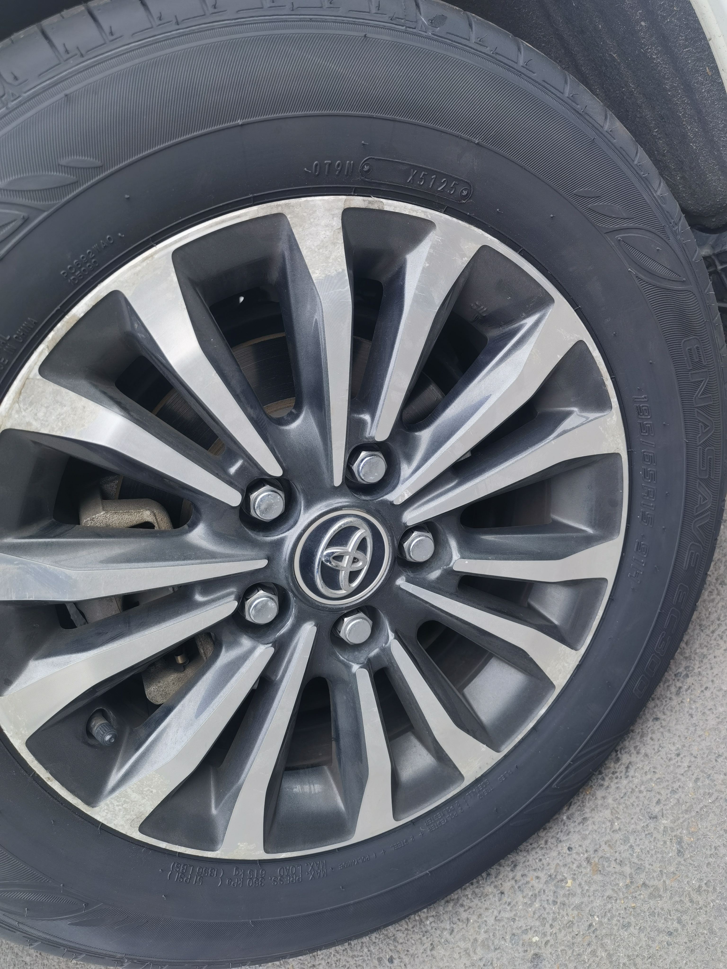 邓禄普（DUNLOP）汽车轮胎195/65R15 91H ENASAVE EC300 原配丰田  新卡罗拉 实拍图
