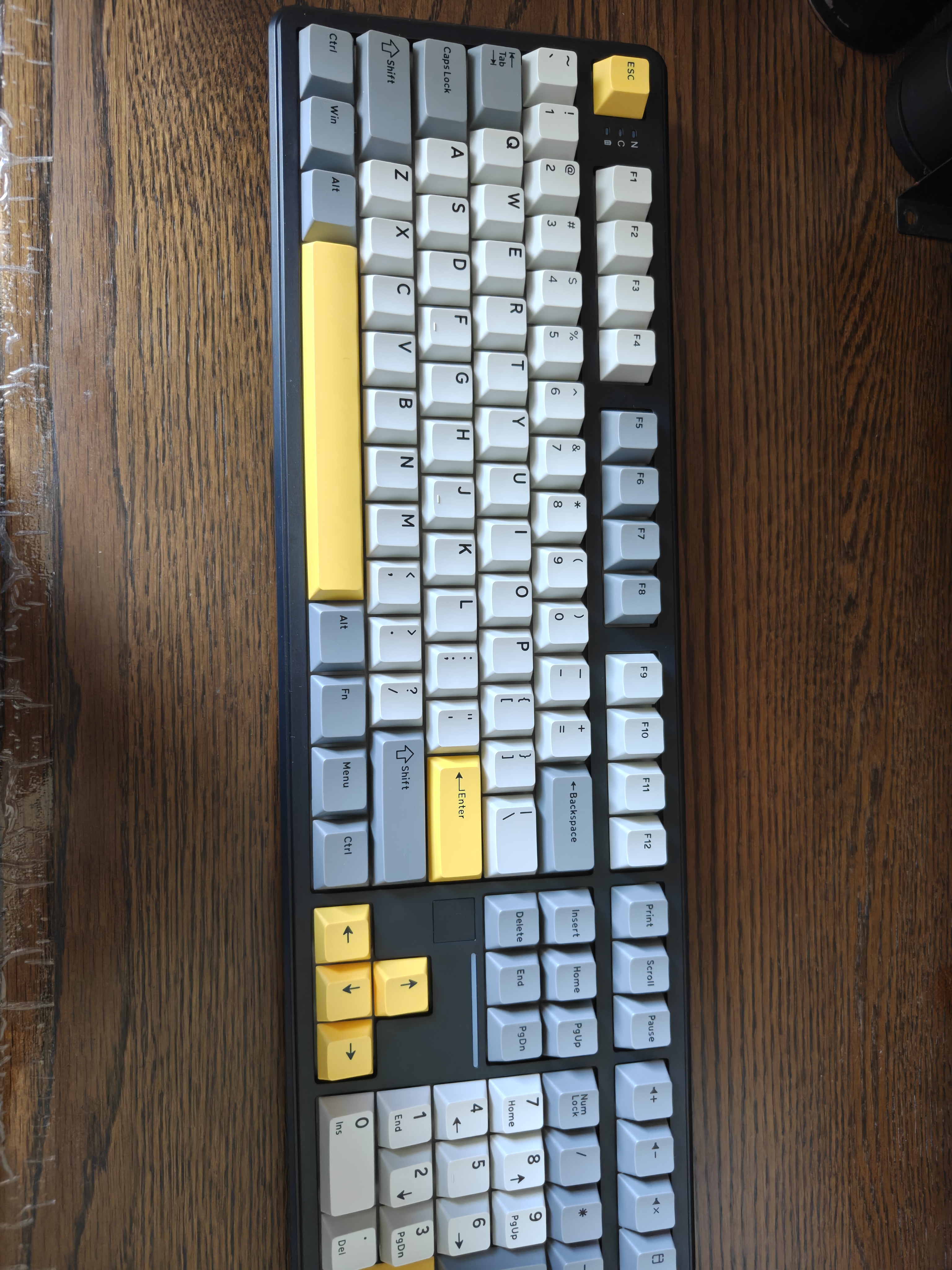 黑爵（AJAZZ）AK108三模无线机械键盘全键热插拔108键10000mAh个性屏幕RGB客制化机械键盘 黑灰黄 飞鱼轴V2 实拍图