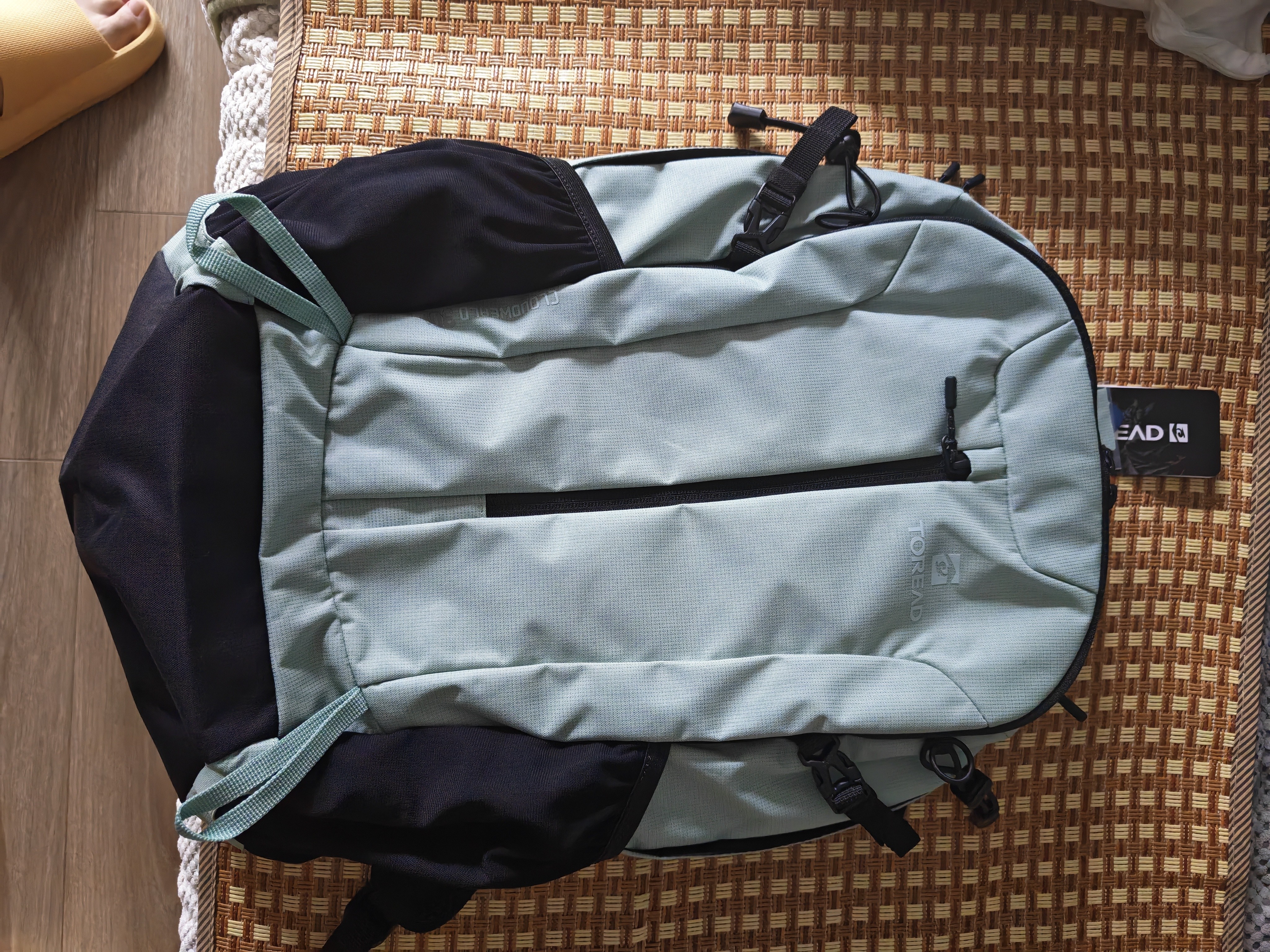 探路者（TOREAD）云野登山背包户外徒步旅行双肩包30L轻便男女日常通勤书包 青木绿 实拍图