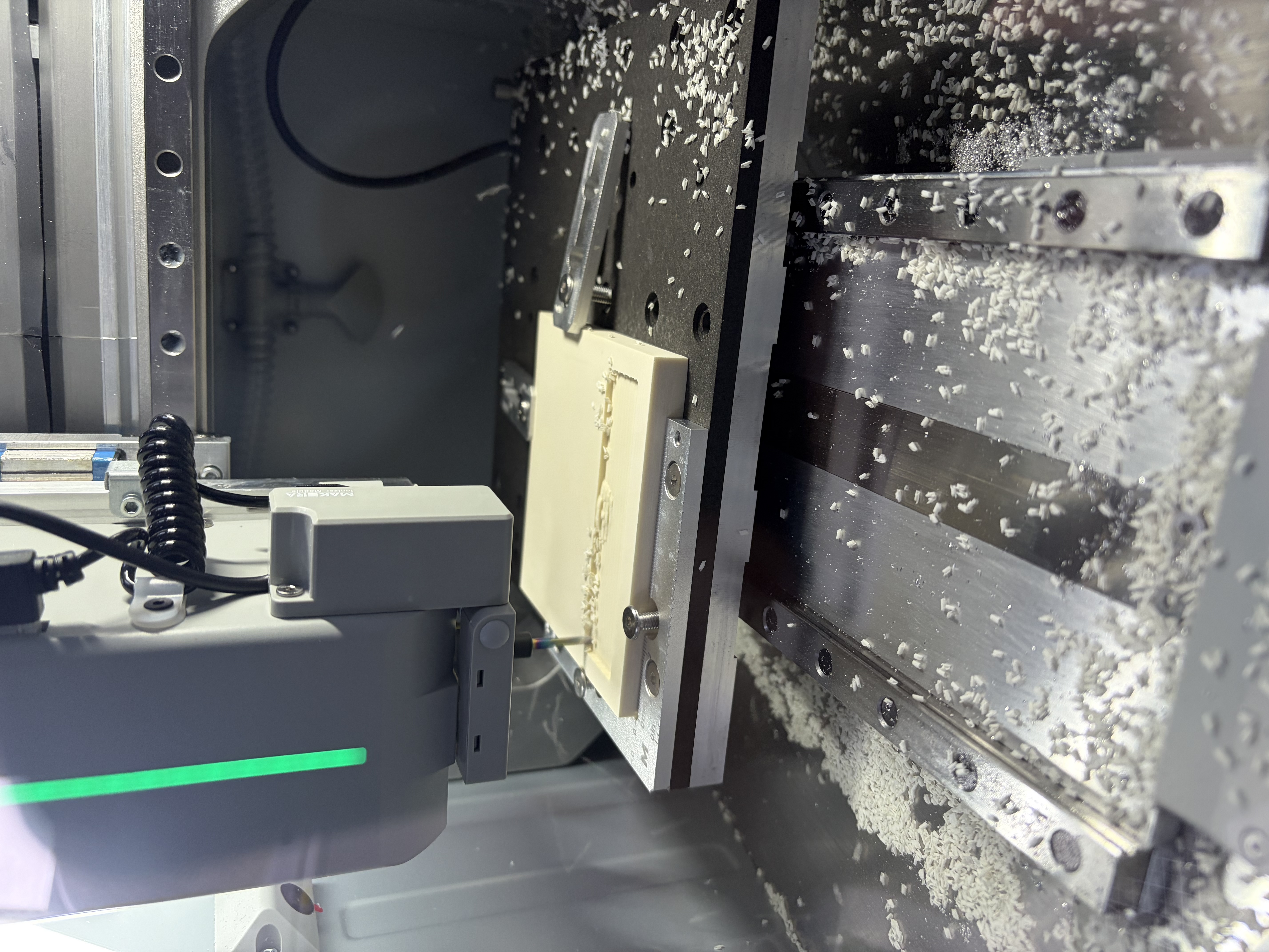 造物时代Makera Z1桌面CNC高精度数控机床家用AI智能雕刻机快速换刀四轴小型加工中心创客DIY工具 Makera Z1 主机 实拍图