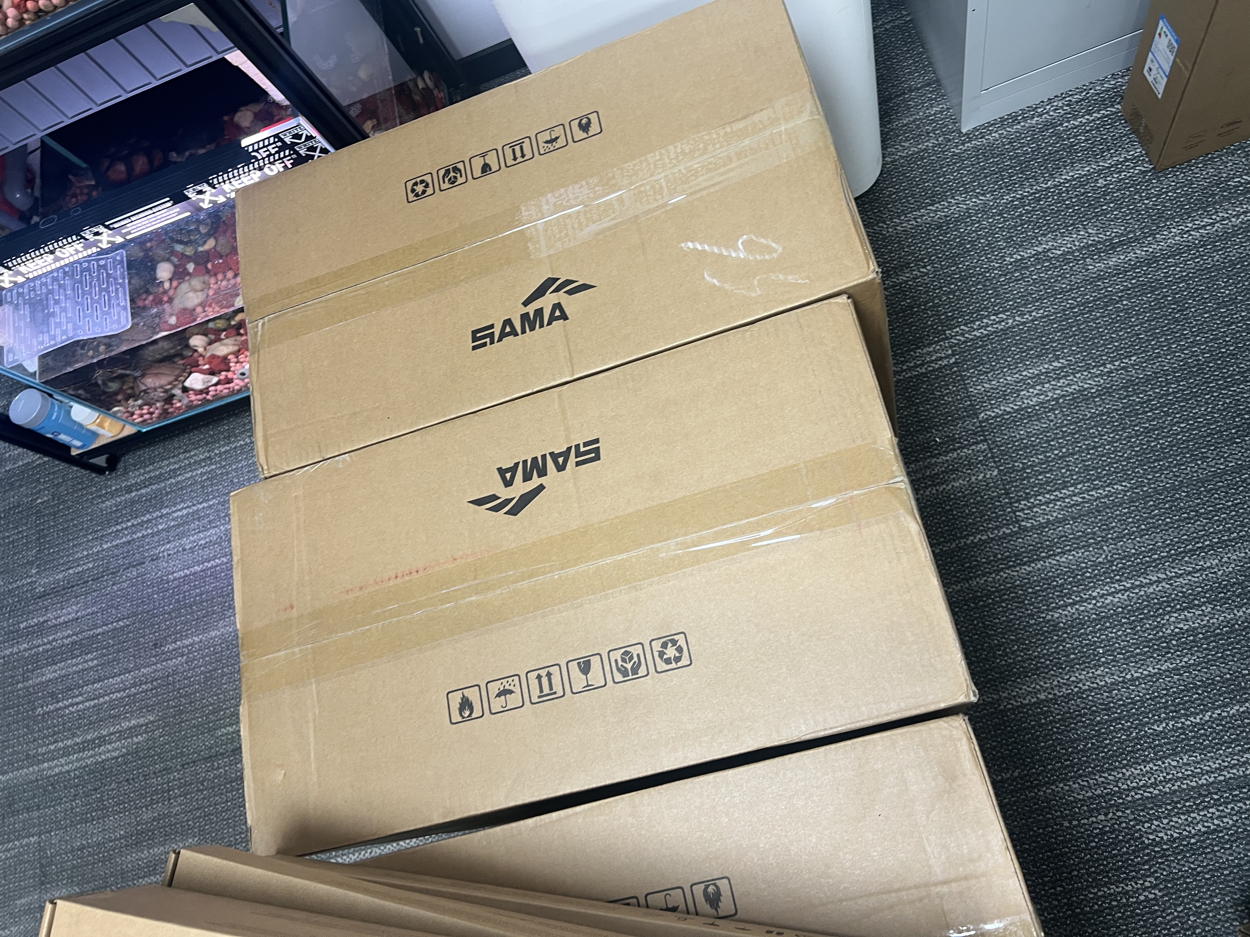 先马（SAMA）风洞PRO黑色 中塔游戏电脑机箱 木条装饰/支持420水冷/ATX背插主板/Type-C/标配3把风扇/多面散热 实拍图