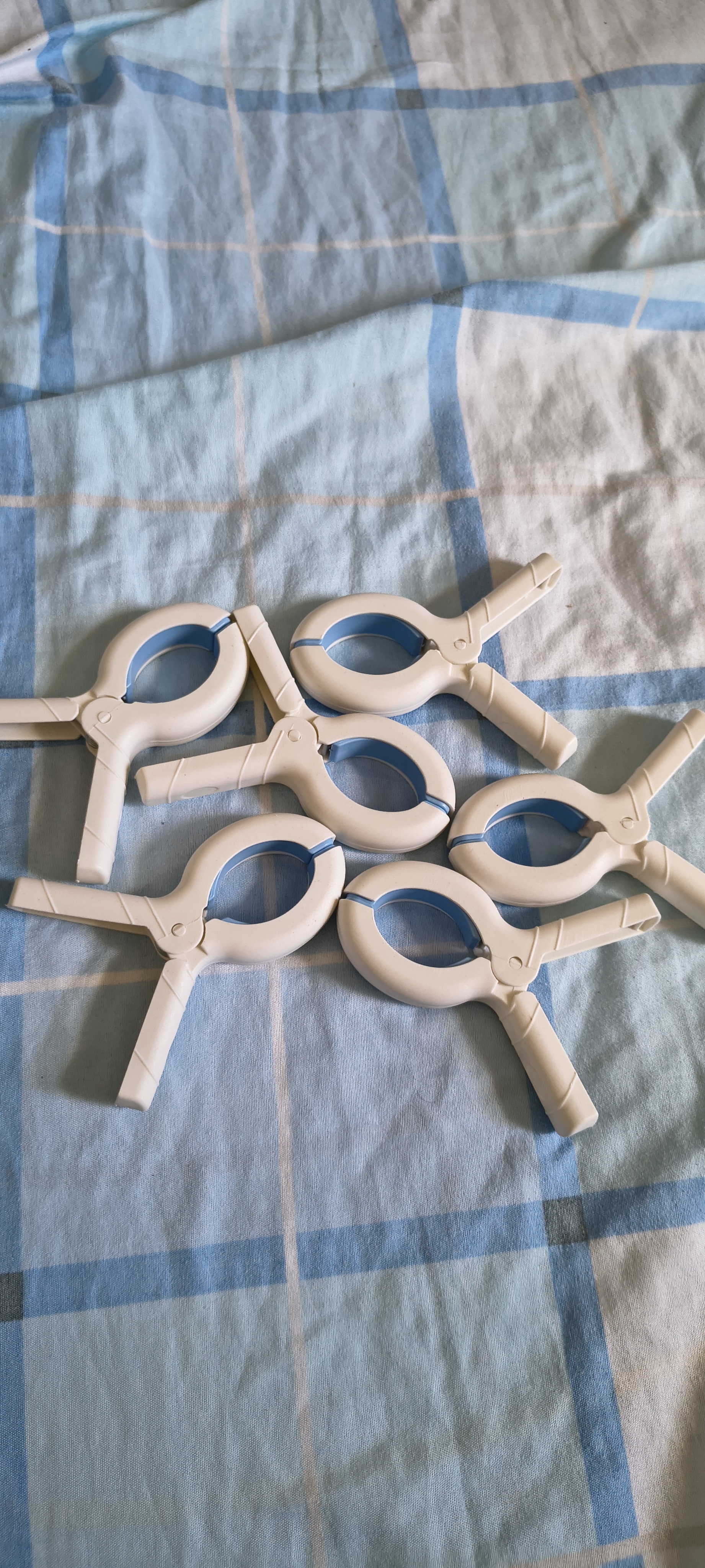 【已售30W+】摄影拍摄专用无痕夹道具固定夹子鱼嘴夹木工a字夹晾衣夹晒被夹弹簧夹超强夹力 强力无痕夹子6个装 实拍图