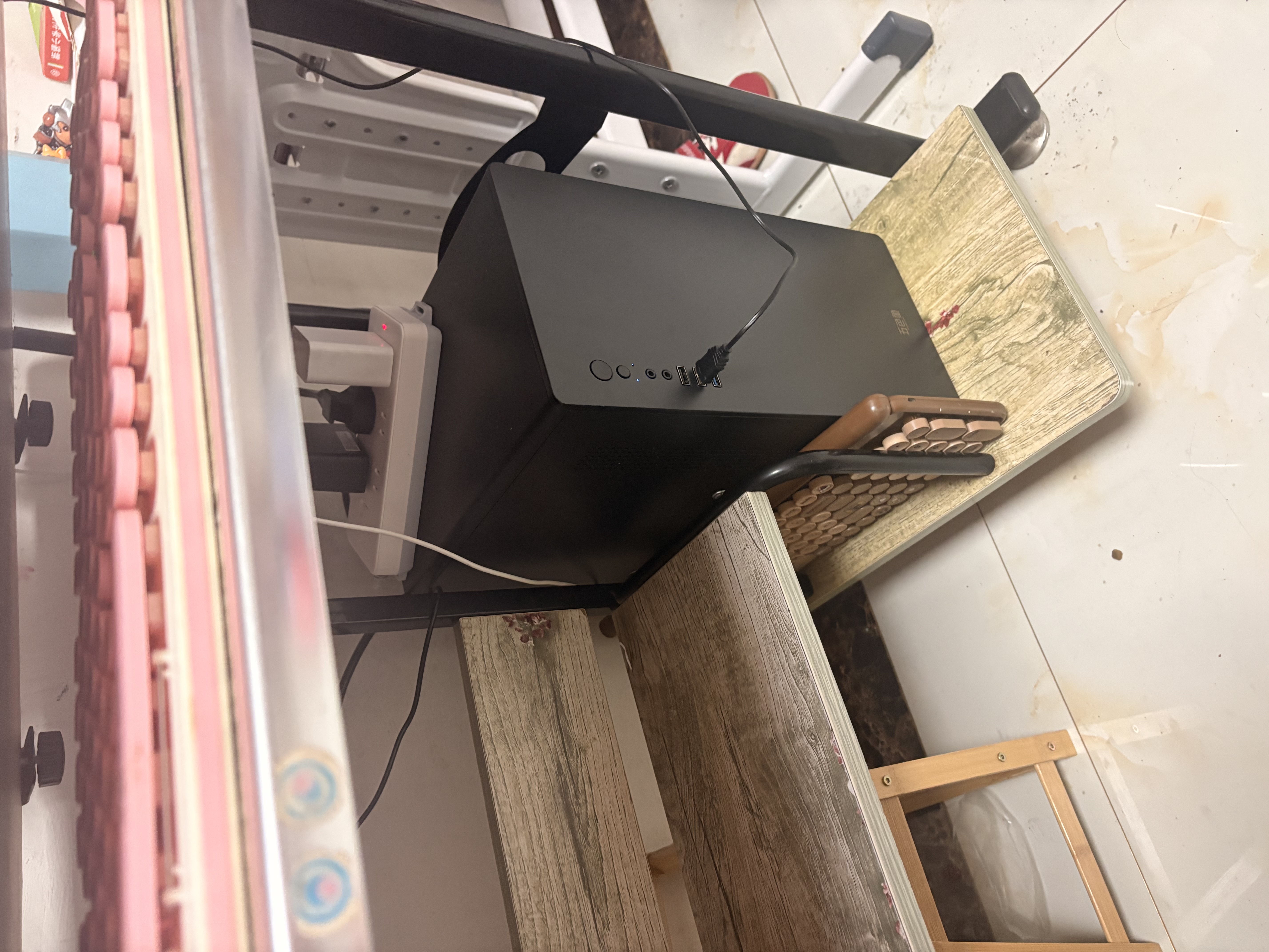 五色鱼台式机电脑主机办公家用迷你台式电脑整机（AMD-A10-7800 16G 1TB WiFi）27英寸 实拍图