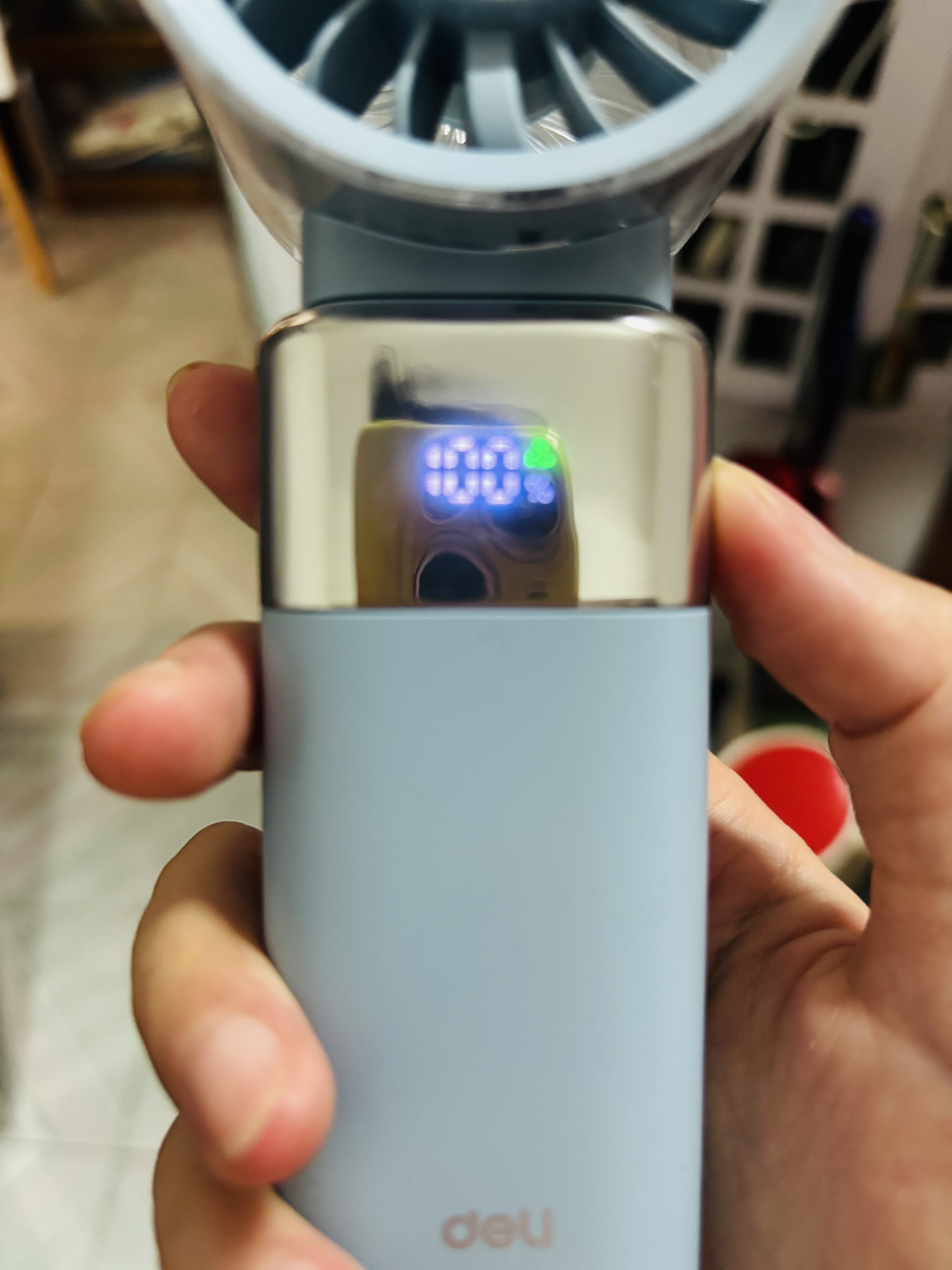 得力手持小风扇挂脖长续航折叠便捷USB充电涡轮高速新风道轻音节能降温神器办公室学生宿舍户外-LK140 实拍图