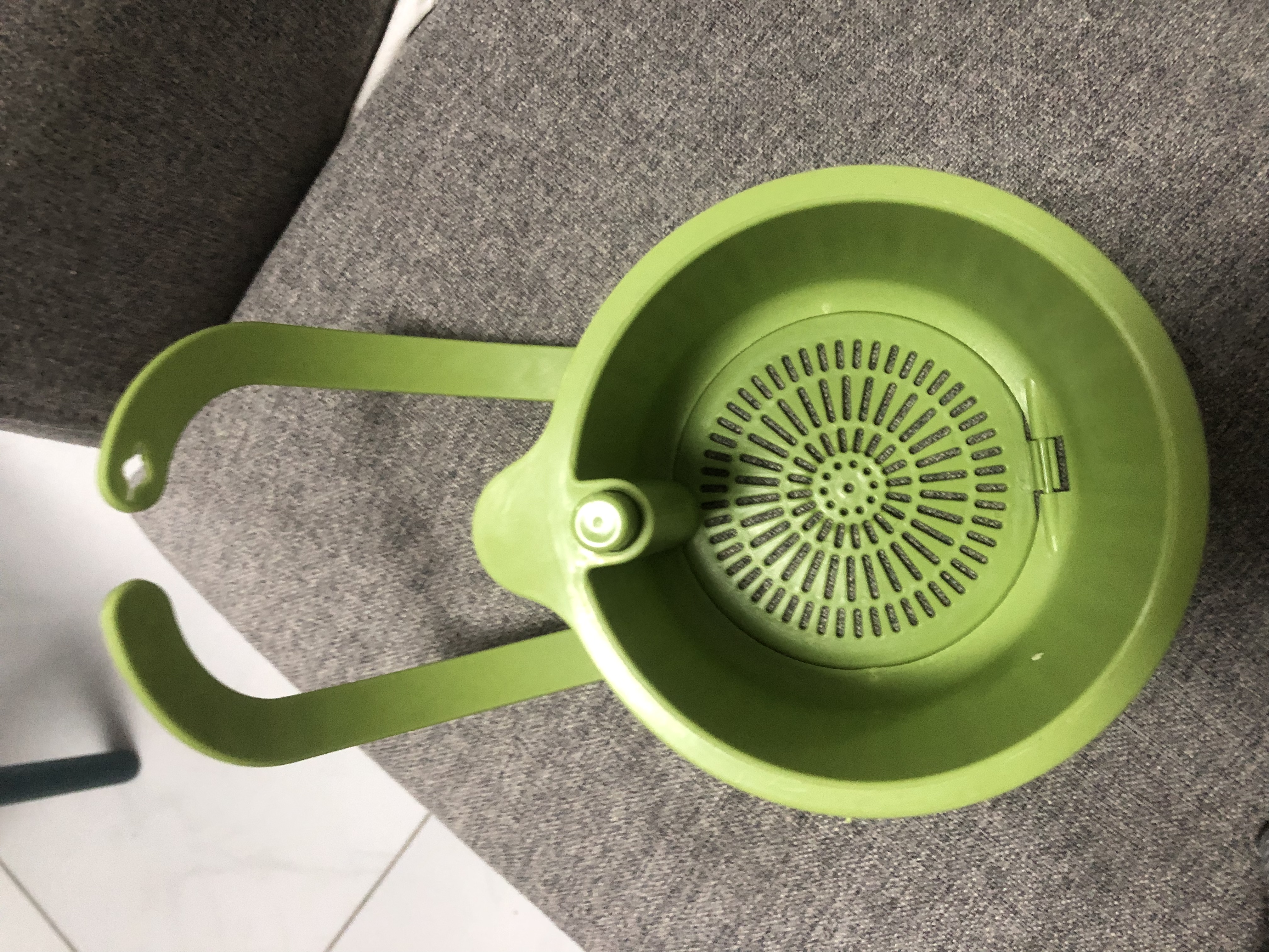 【全网爆款】可挂式水槽沥水篮家用厨房水槽分离食物残渣过滤篮 挂式沥水篮 1个装 颜色随机 实拍图
