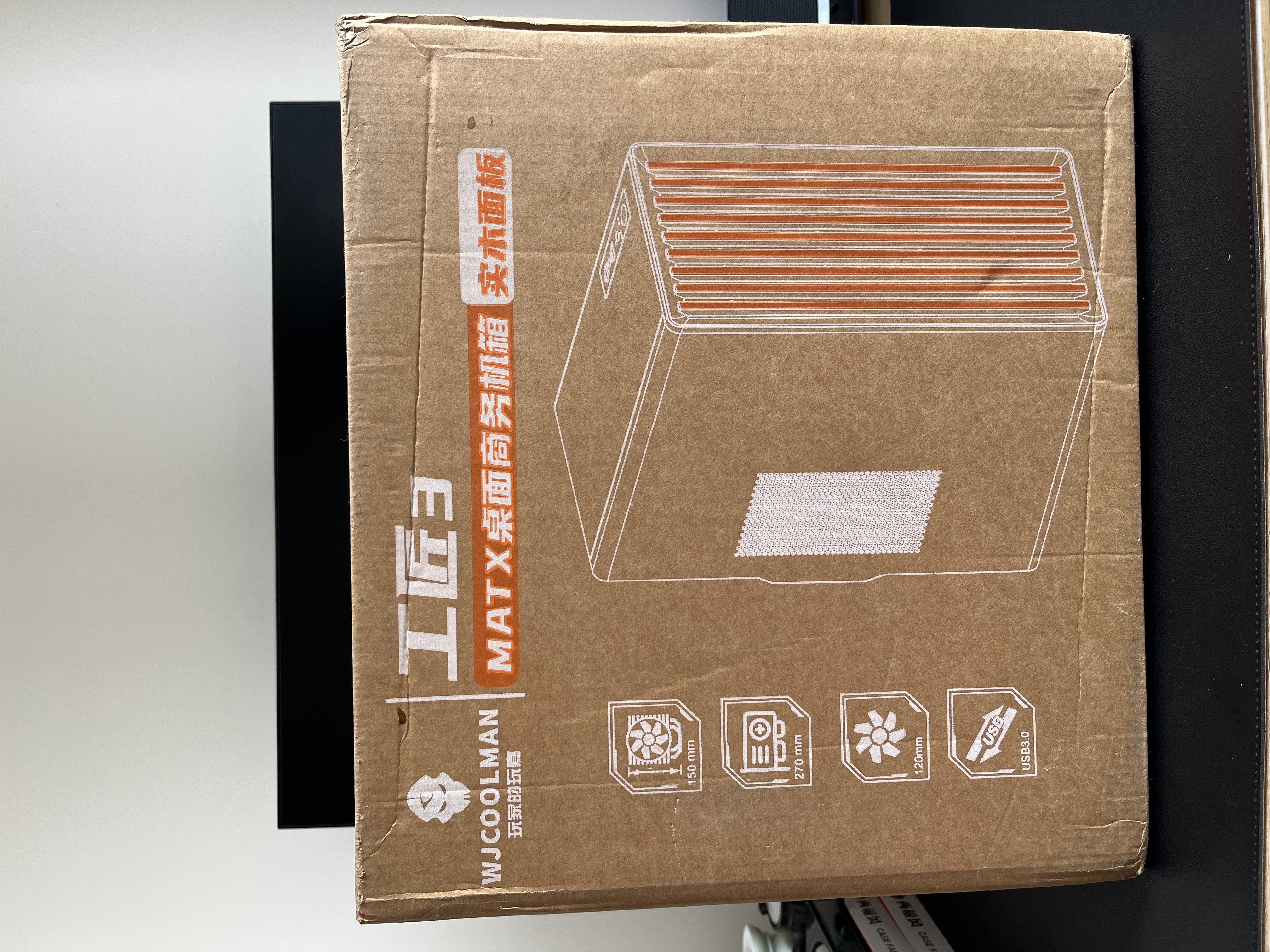 玩嘉工匠3黑 木质居家型台式桌面电脑小机箱 木条式前板/玻璃侧透/前防尘网/M-ATX主板 实拍图