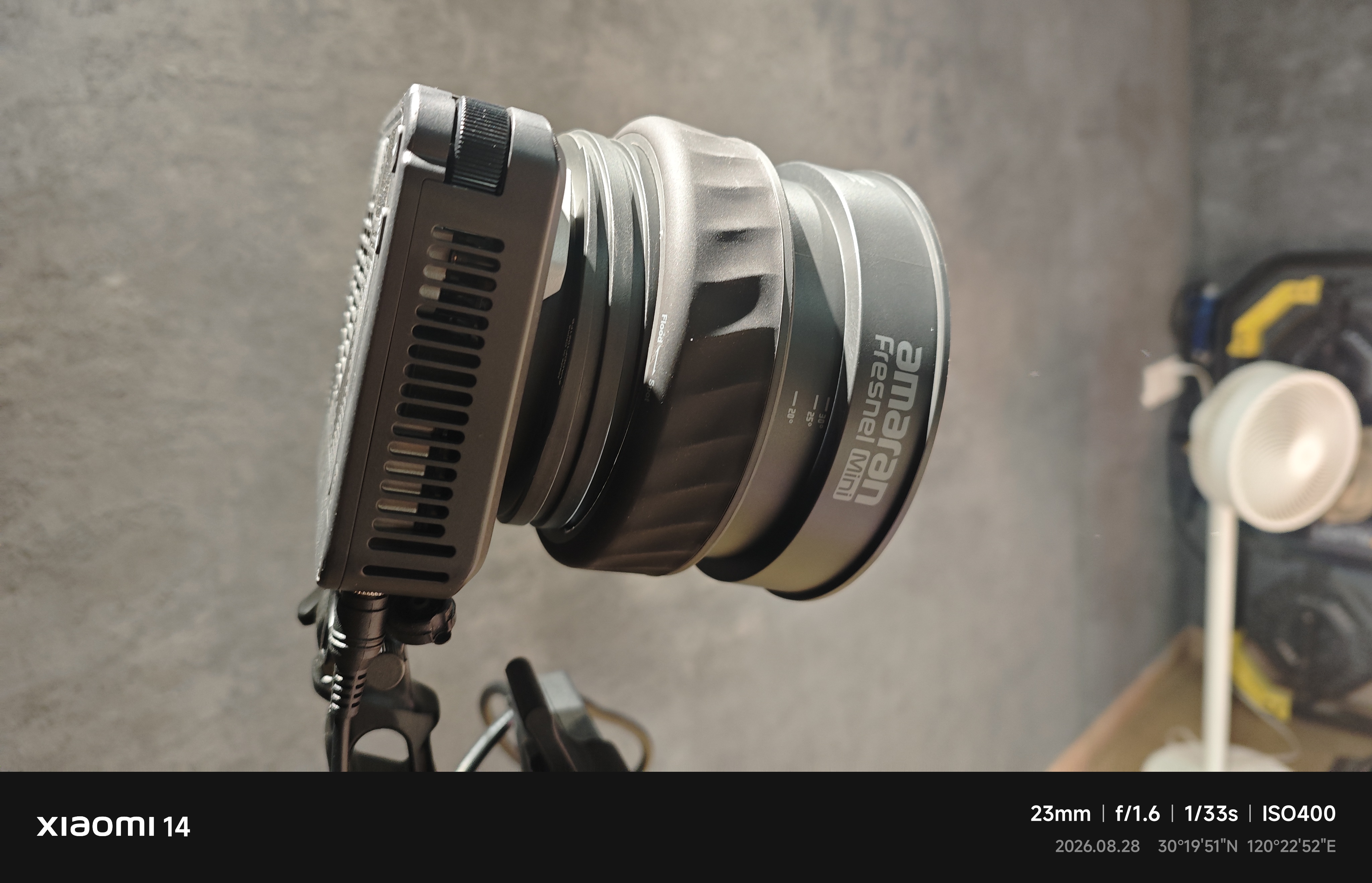 爱图仕（Aputure）amaran艾蒙拉 Fresnel 迷你菲涅尔聚光透镜 拍摄影视遮光控光造型保荣口四页挡光板 适用Ray Halo 艾蒙拉 Mini Fresnel 实拍图