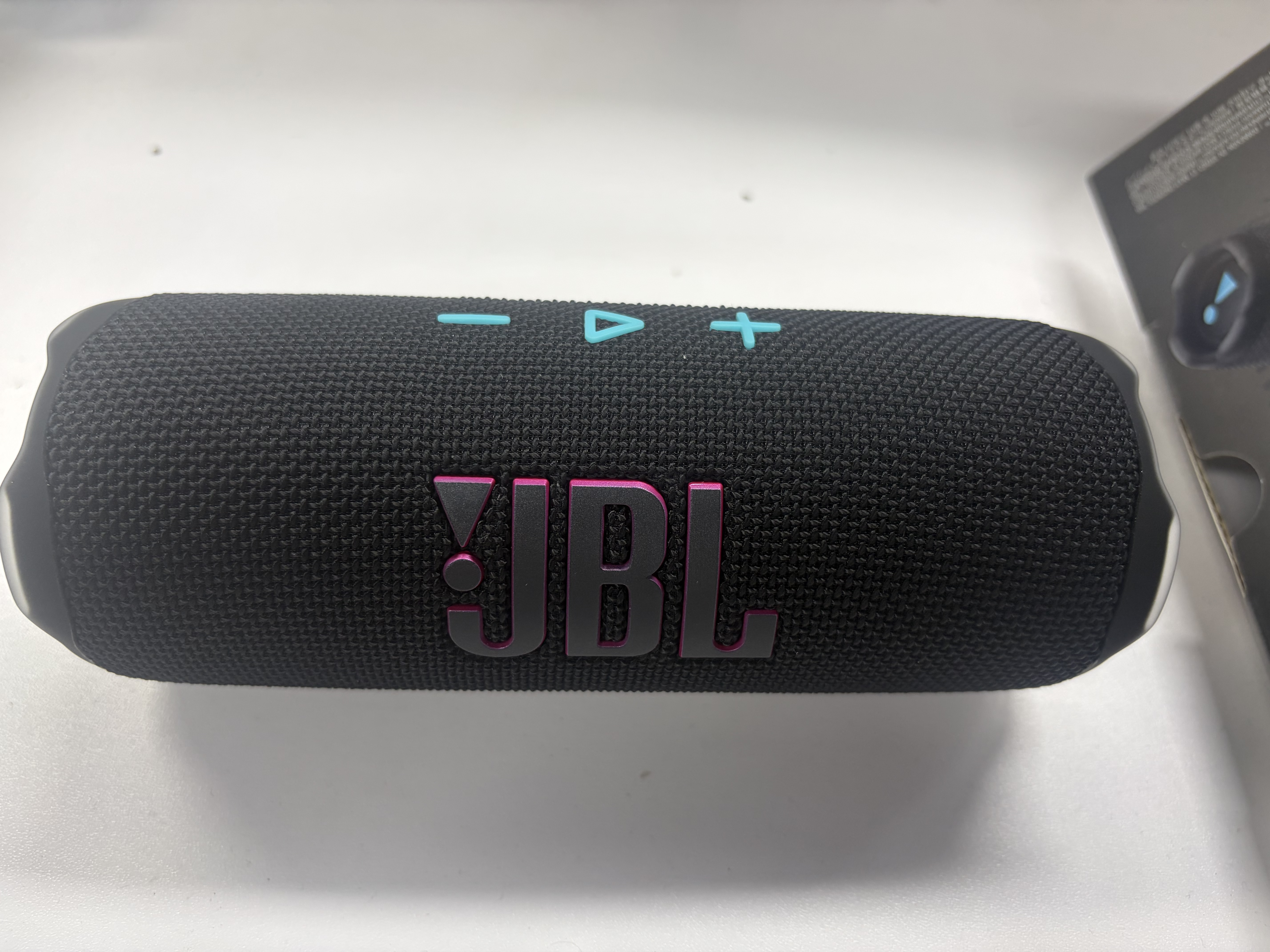 JBL FLIP7 音乐万花筒七代 蓝牙音箱 户外音响 AI音效增强 赛道扬声器 出游礼物推荐 黑拼橙 实拍图