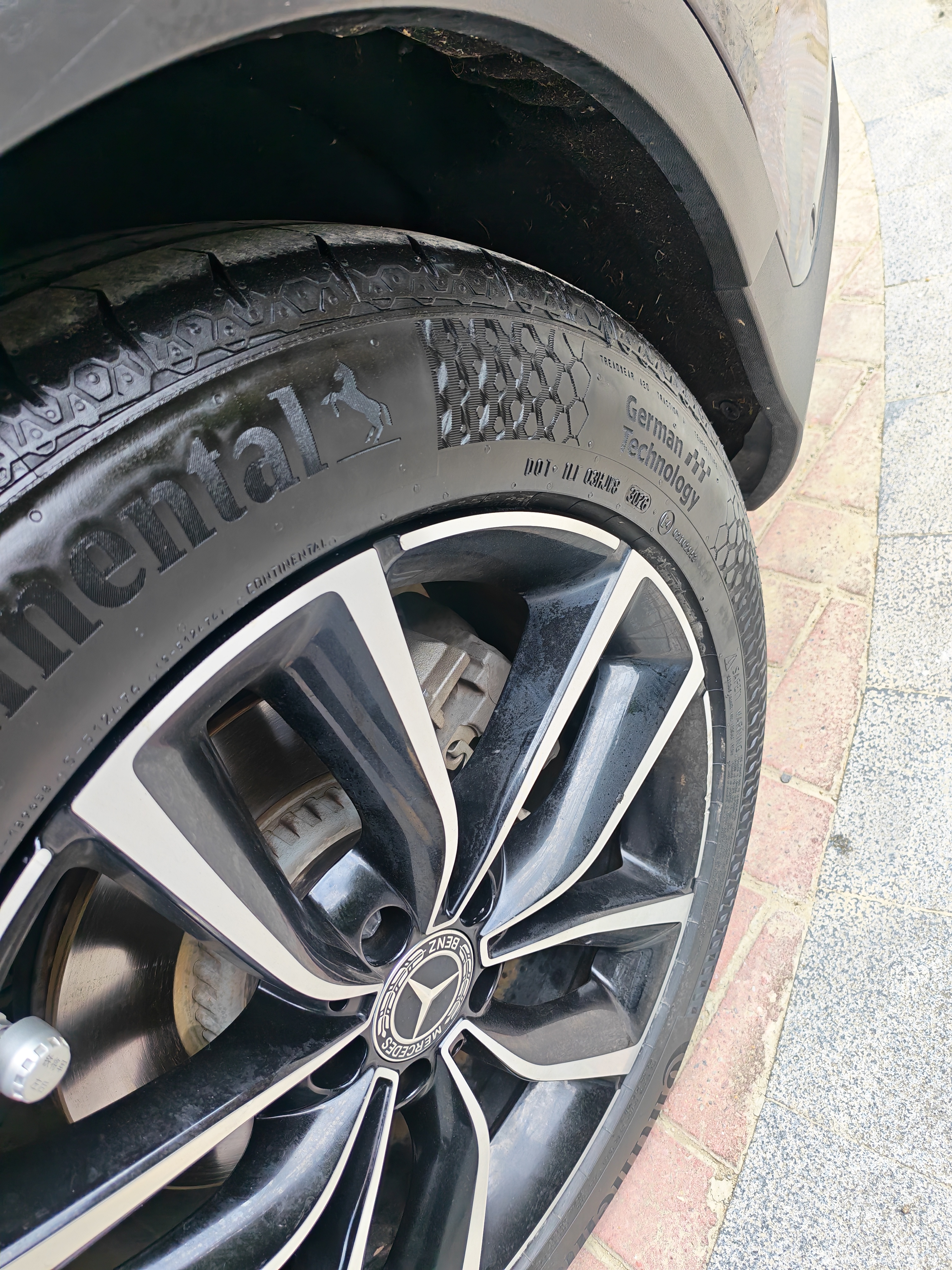 马牌（Continental）汽车轮胎  235/55R19 105V XL FR UX7 适配奔驰GLC 实拍图