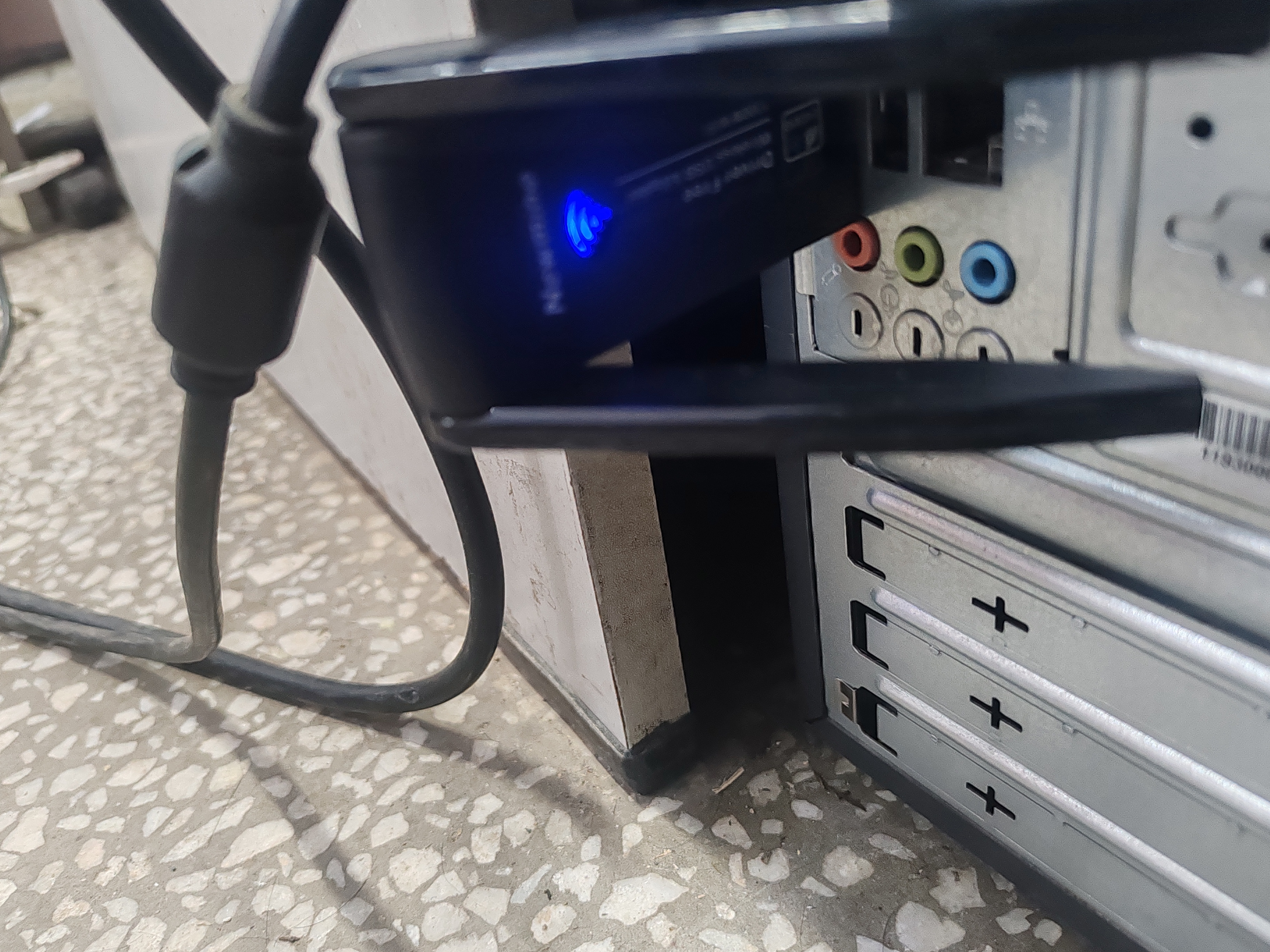 纽曼1300M USB无线网卡 5G双频 台式机笔记本电脑 随身WiFi接收器发射器 外置双天线高速 穿墙 实拍图