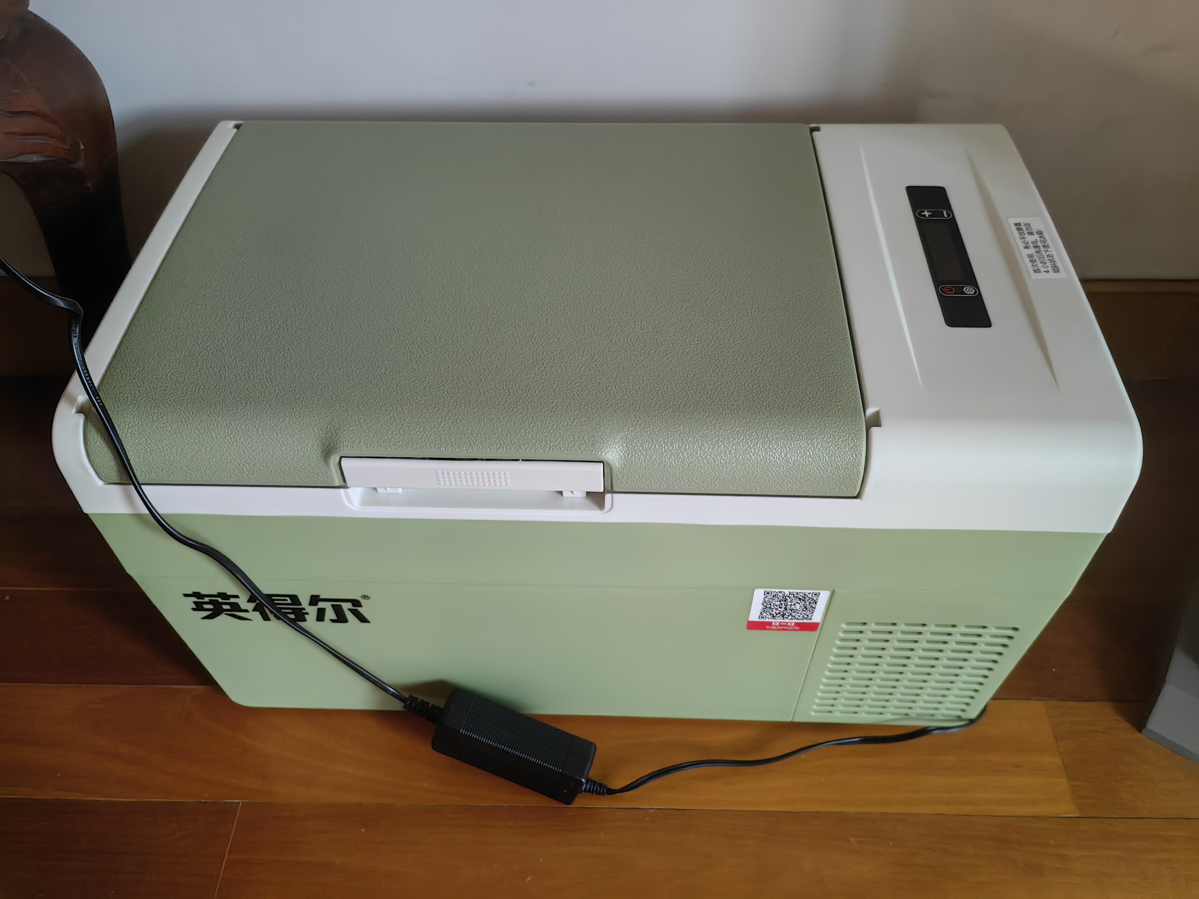 英得尔车载冰箱压缩机20L低噪音(≤35分贝)车家两用12V24v/220v S20绿 实拍图