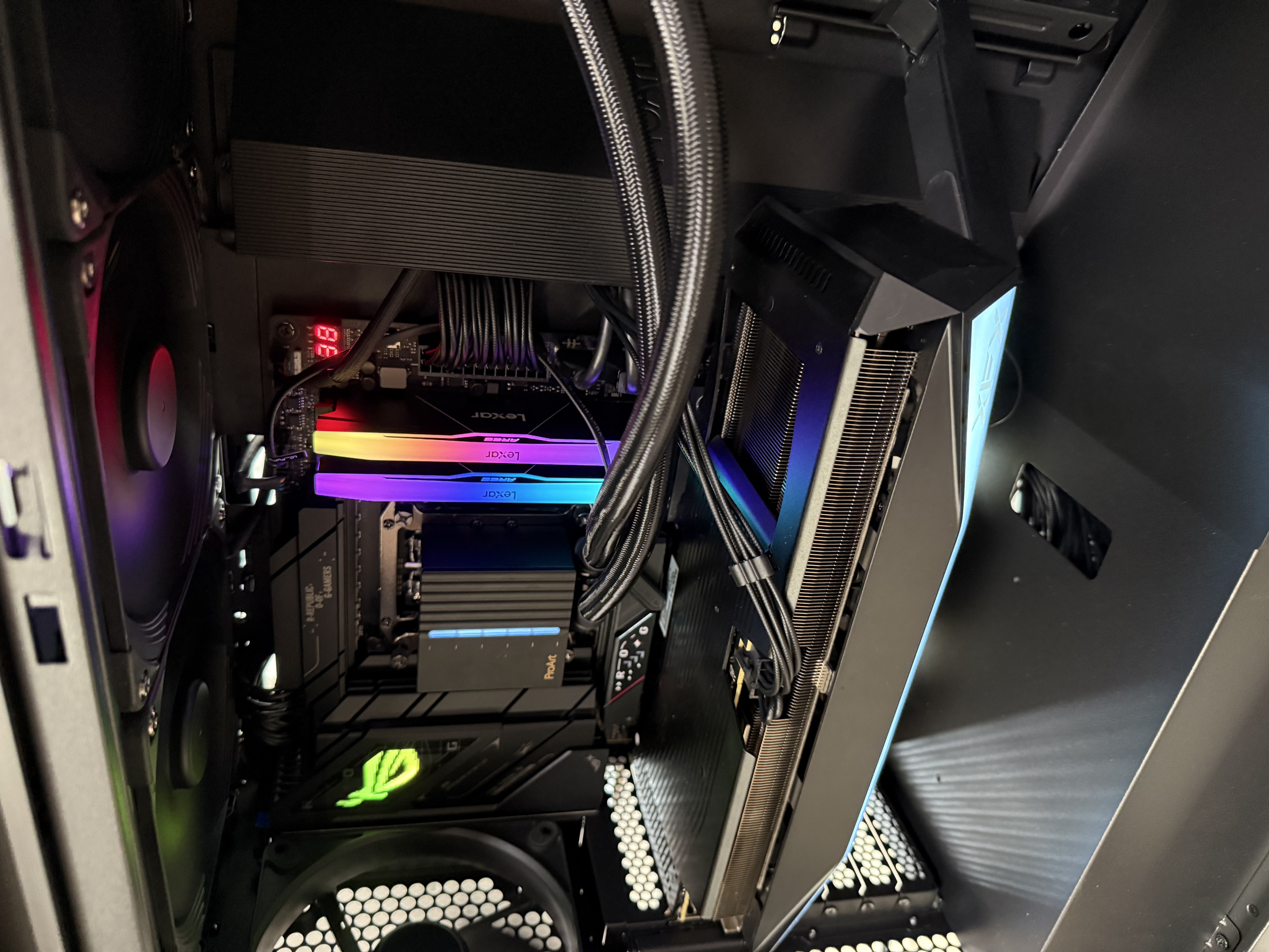 美商海盗船RM750x 750W电源 ATX3.1/PCIe 5.1/16pin电源线/全模组/金牌效率/低噪音 实拍图