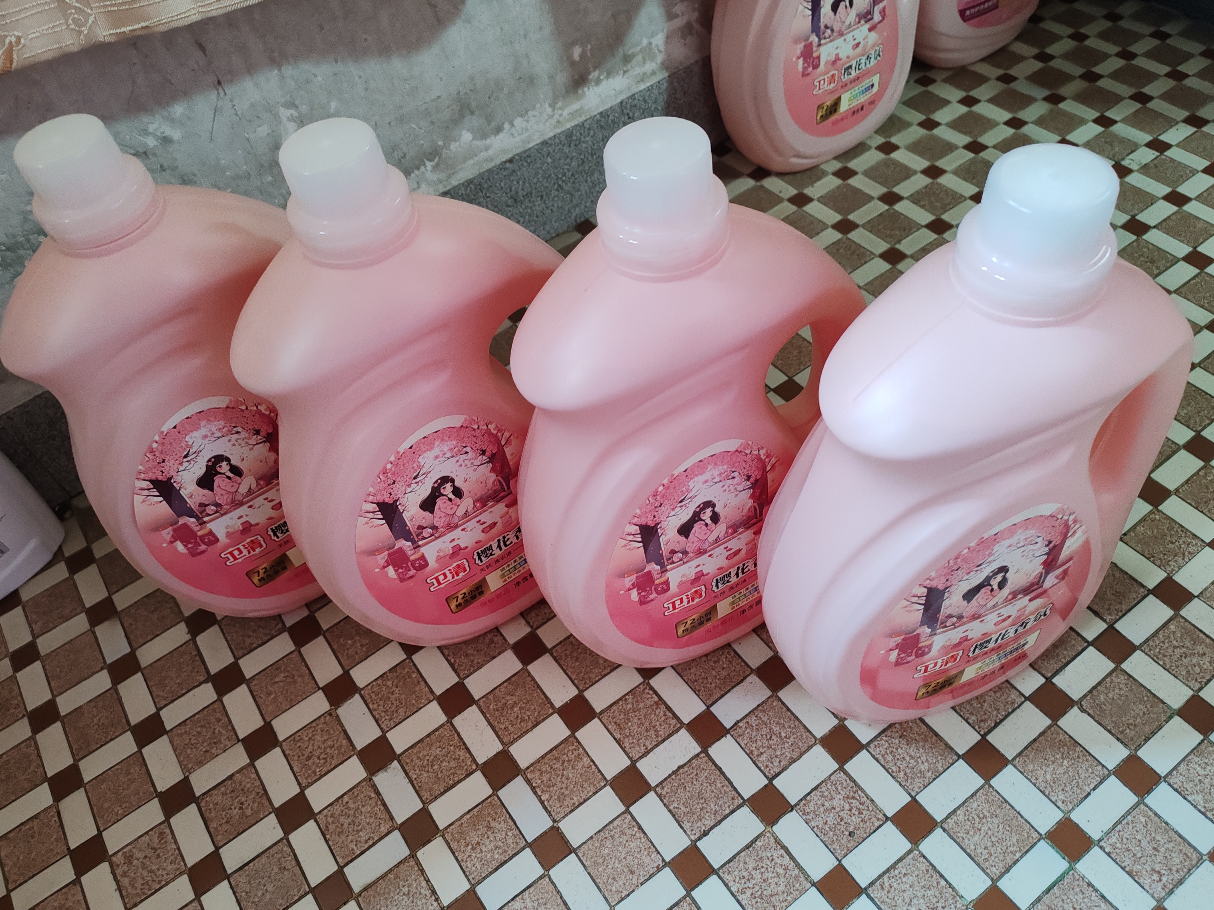 卫清樱花香氛洗衣液10斤*4瓶 柔顺护衣 持久留香洁净护色洗衣香水40斤 实拍图