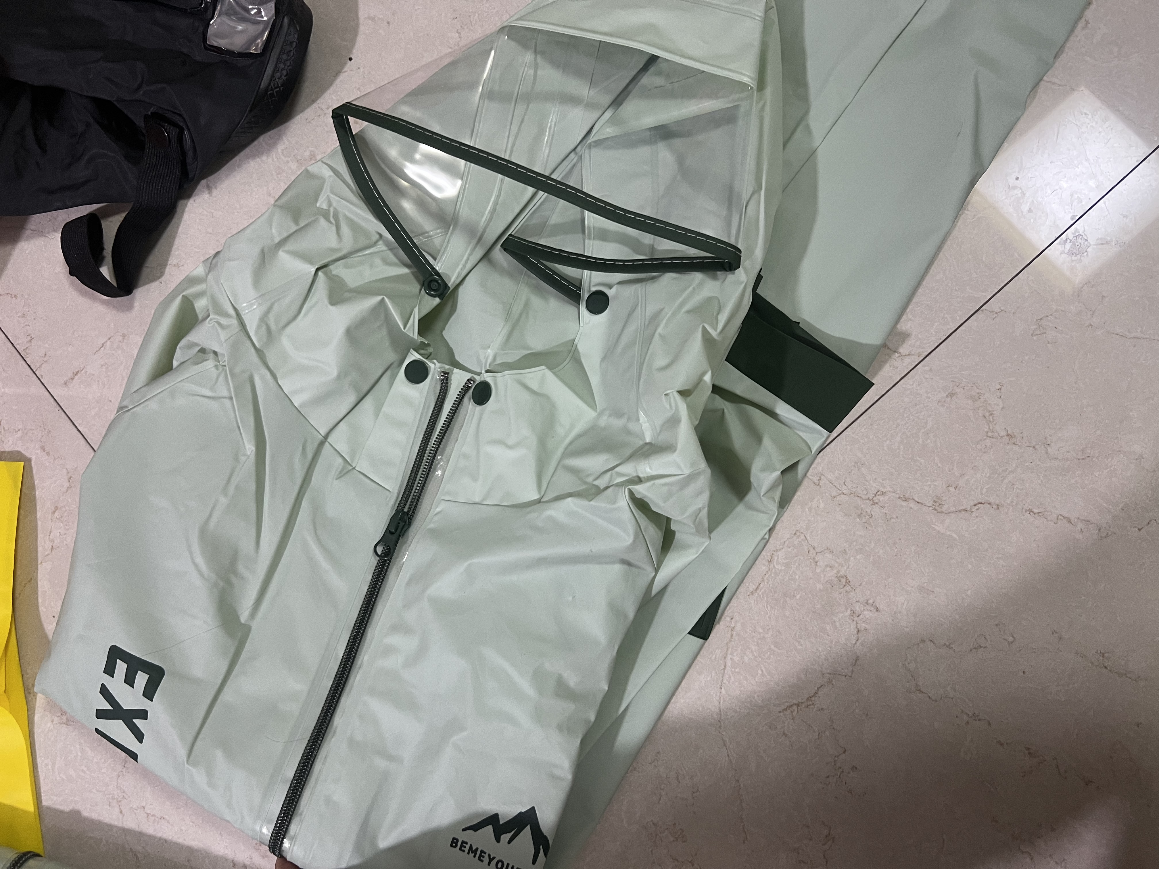 备美儿童雨衣小学生上学专用男童女孩长款全身防暴雨带书包位雨披 实拍图