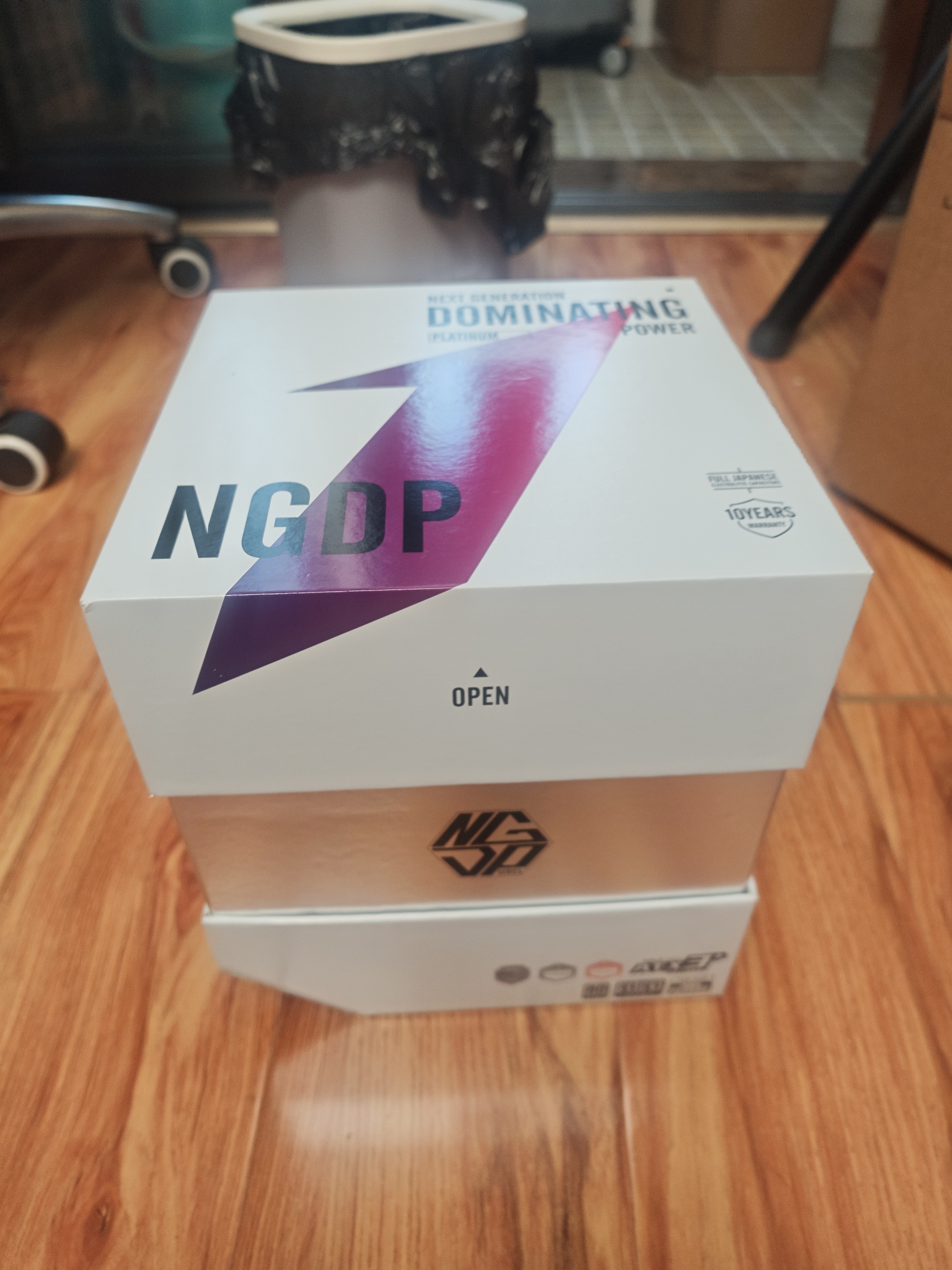 首席玩家（1st player）NGDP铂金 1300W ATX3.1电源（MES ID/压纹线/ATX3.0&3.1双规范/FDB风扇/支持5090/双12V2X6/白色） 实拍图