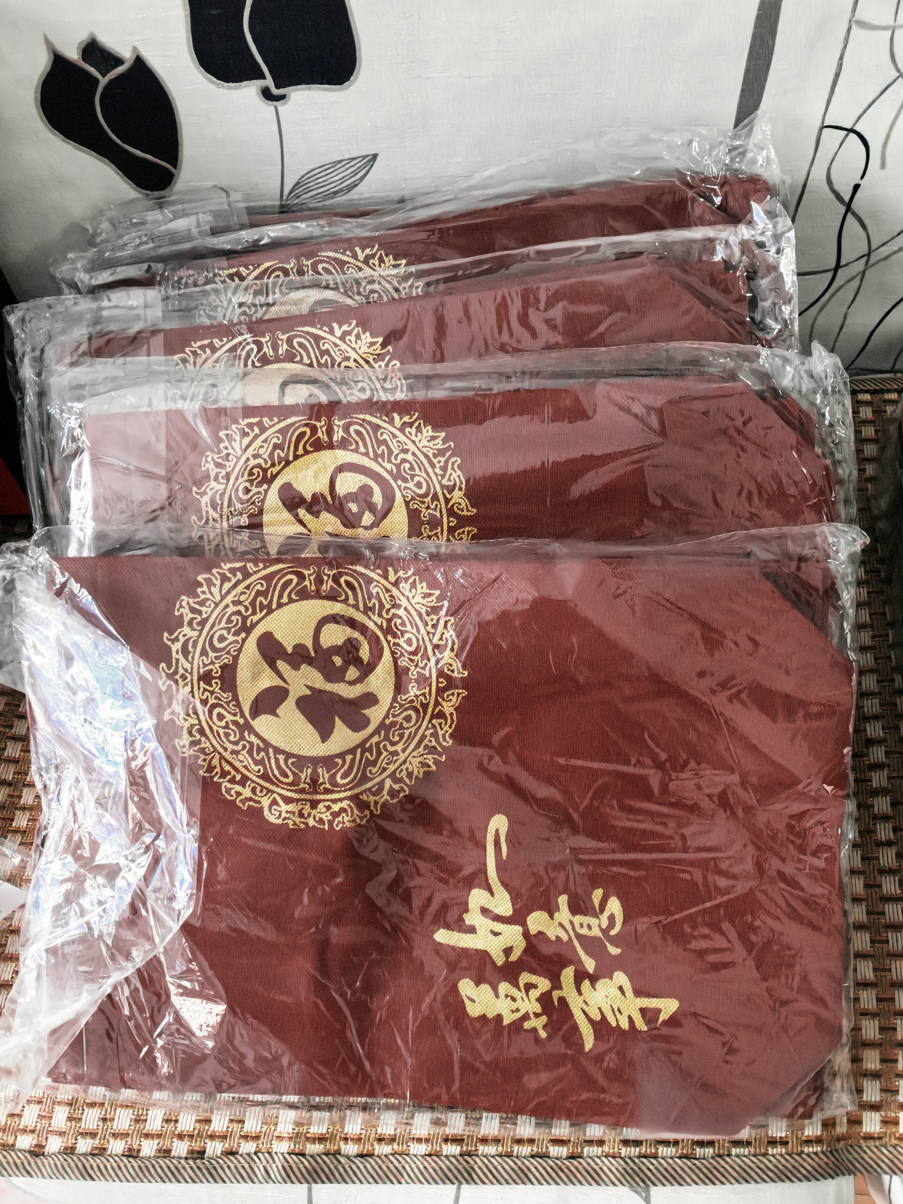 盛夏时光 加厚无纺布礼品袋红色喜庆环保手提袋福字烟酒送礼包装袋购物袋 枣红色无纺布礼品袋(10个装小号) 实拍图