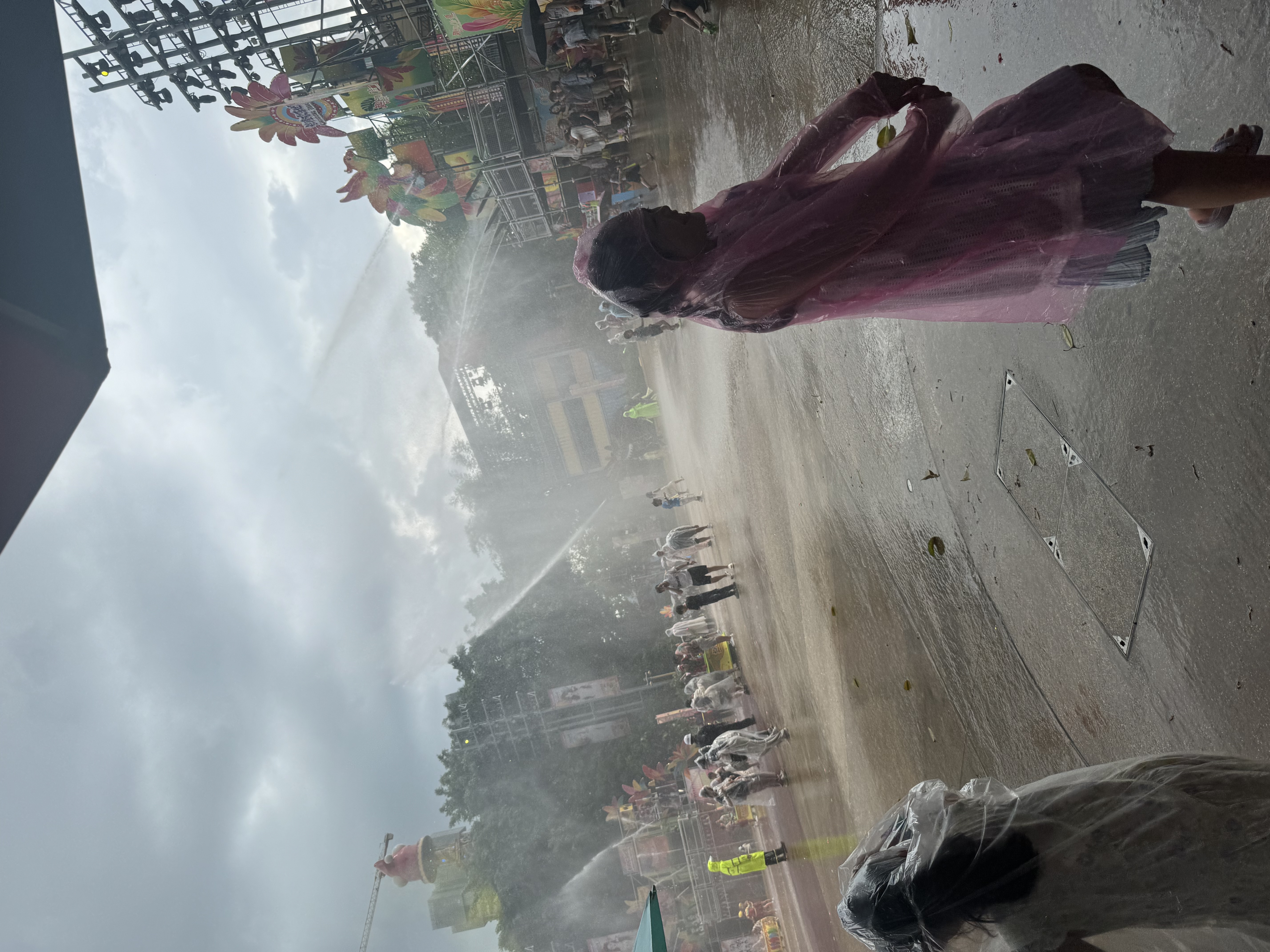 栀桅妮一次性雨衣成人卡片雨衣长款加厚旅行出差携旅行户外雨衣 3件装 实拍图