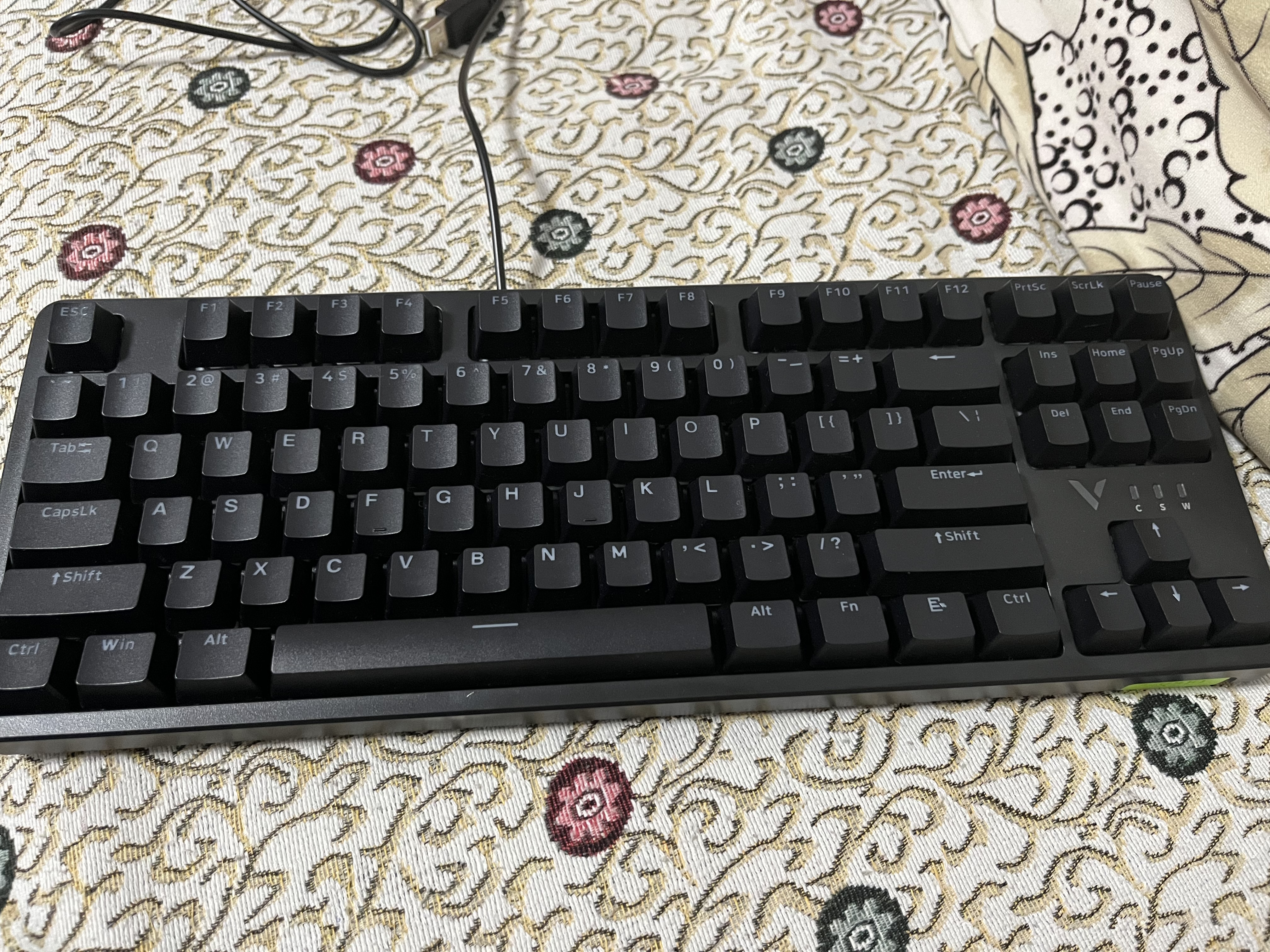 雷柏（Rapoo）V500PRO-87升级款 87键有线背光机械键盘 游戏电竞笔记本电脑办公吃鸡全键无冲可编程键盘 红轴 实拍图