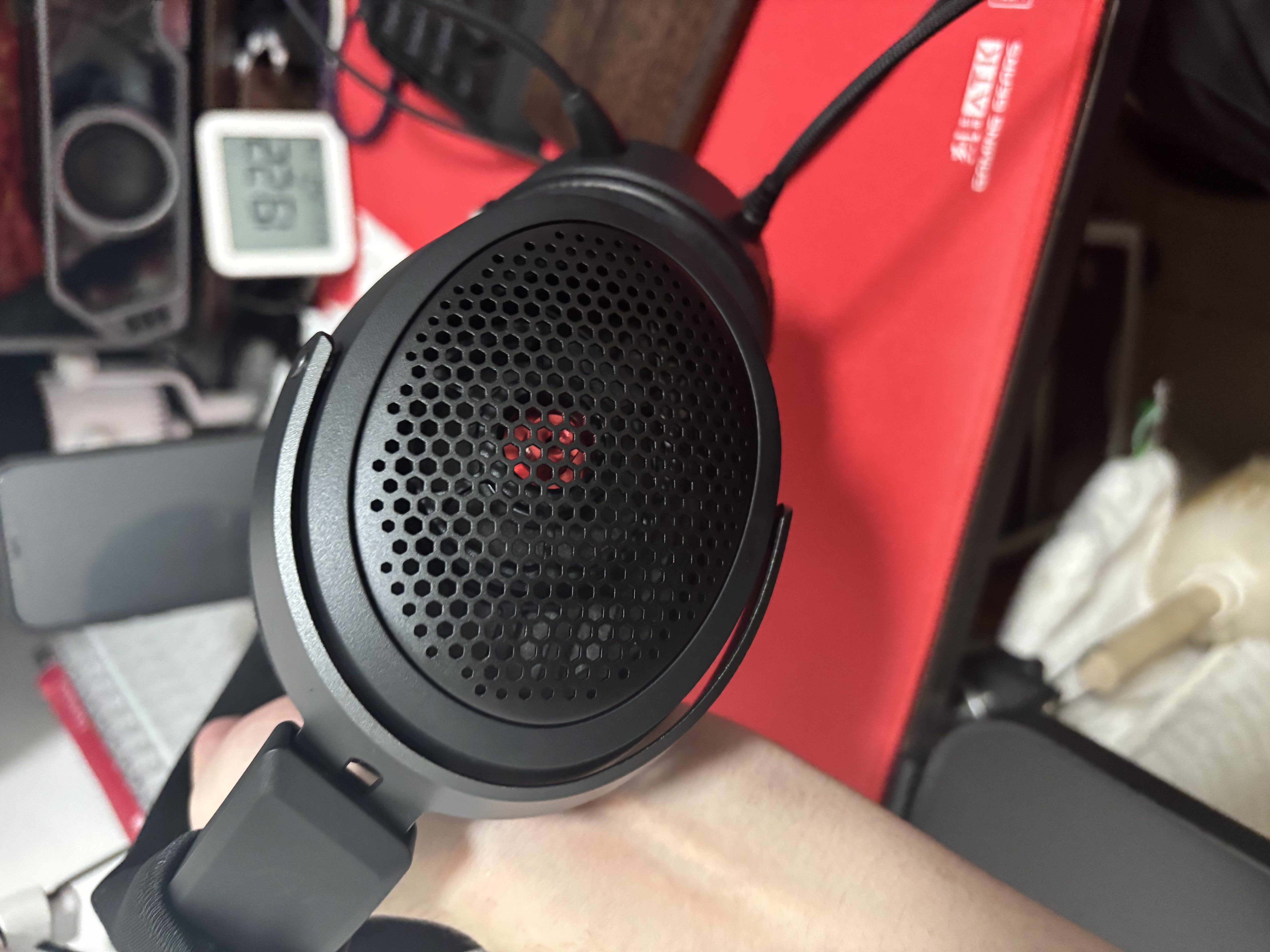 极度未知（HYPERX） 阿尔法无线有线游戏耳机 头戴式电脑耳麦电竞游戏耳机ps5吃鸡利器 适配三角洲行动 无畏契约 【阿尔法Air有线】新品丨半开放式耳罩 实拍图