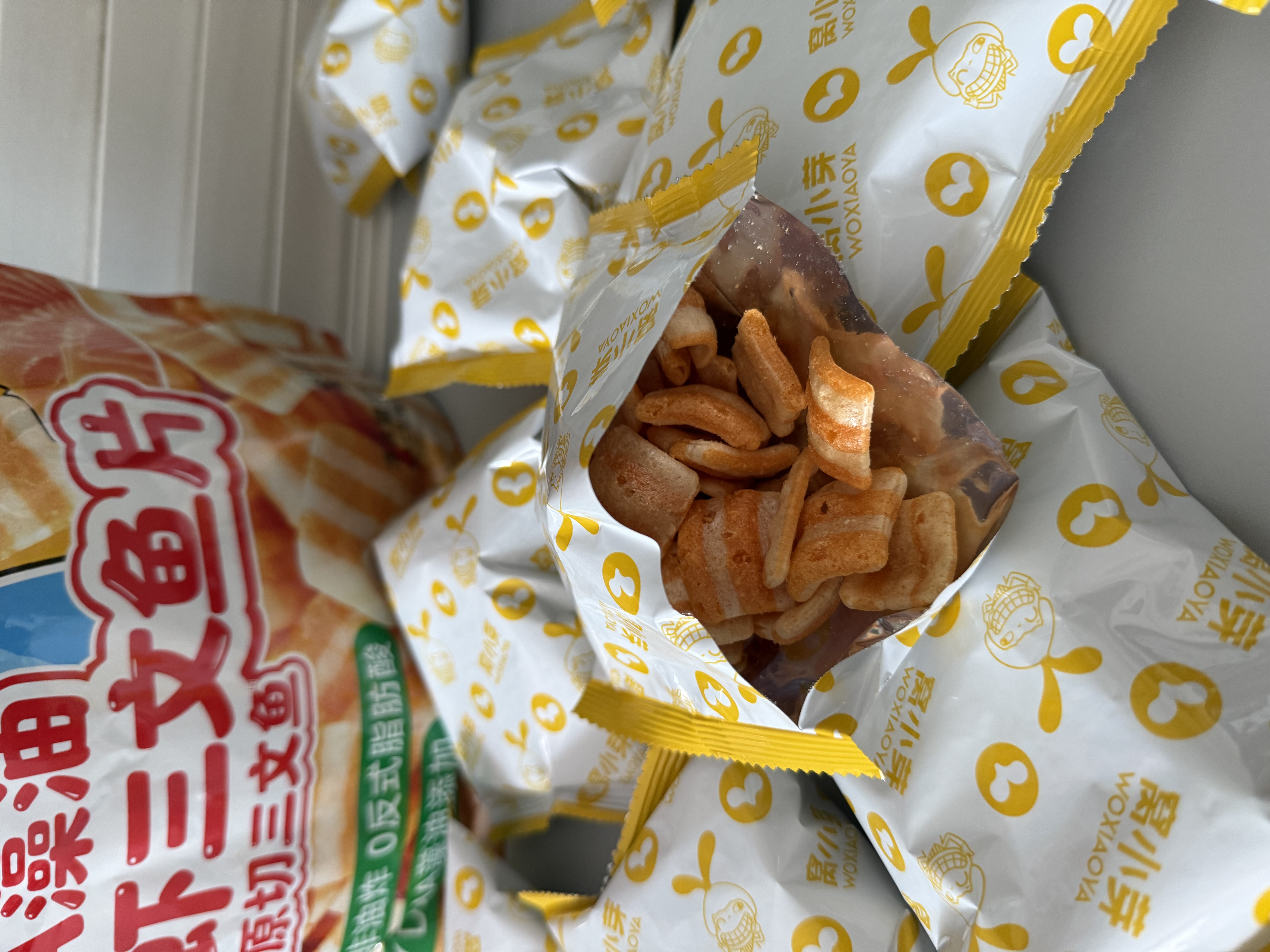 窝小芽鲜虾三文鱼片135g 高钙鲜虾片非油炸零食0添加享宝宝婴儿零辅食谱 实拍图