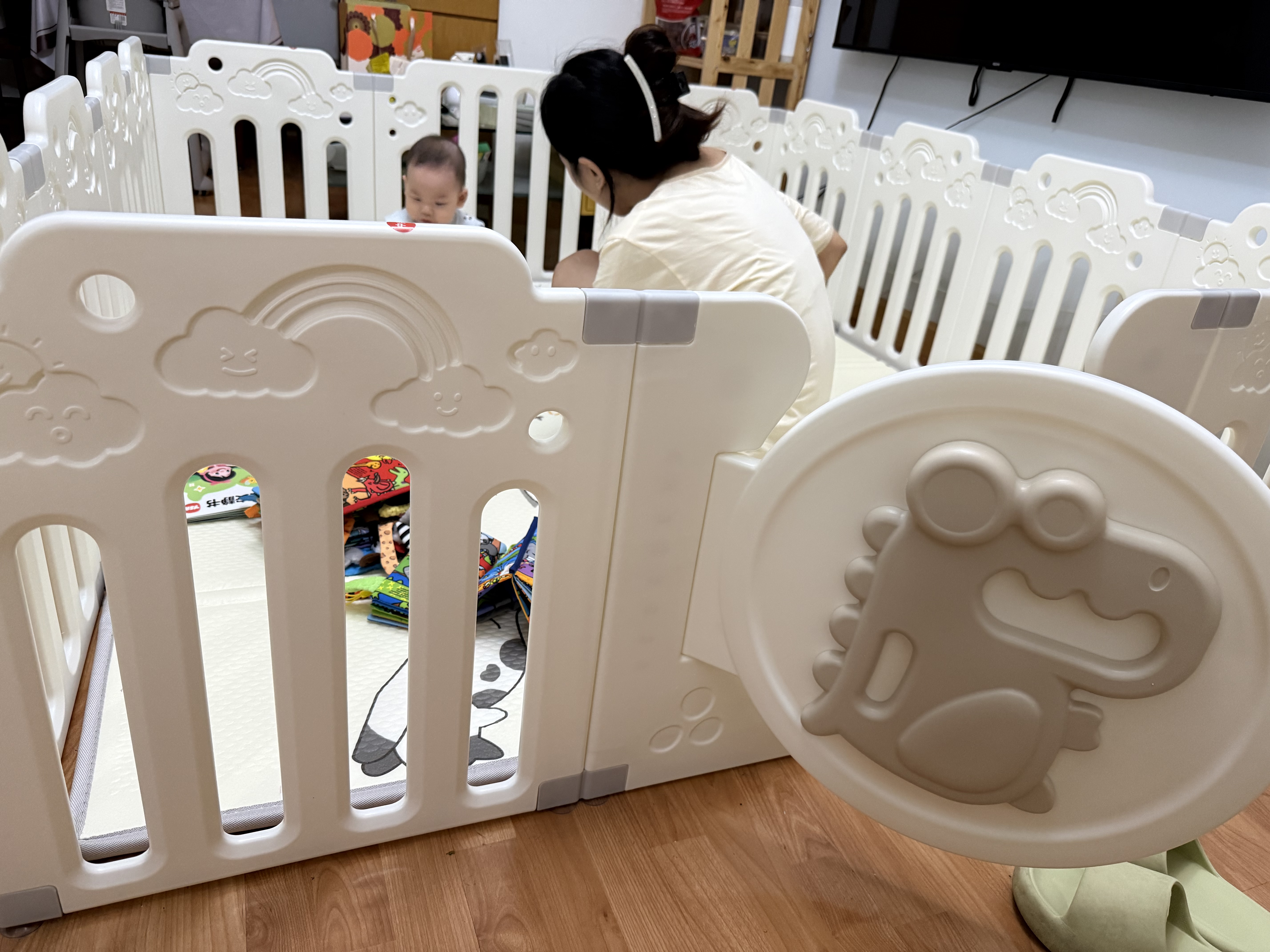 顽乐熊宝宝游戏围栏婴幼儿童防护栏地上爬行垫小户型客厅室内家用游戏 恐龙围栏180x200【置物架+加固器】 实拍图