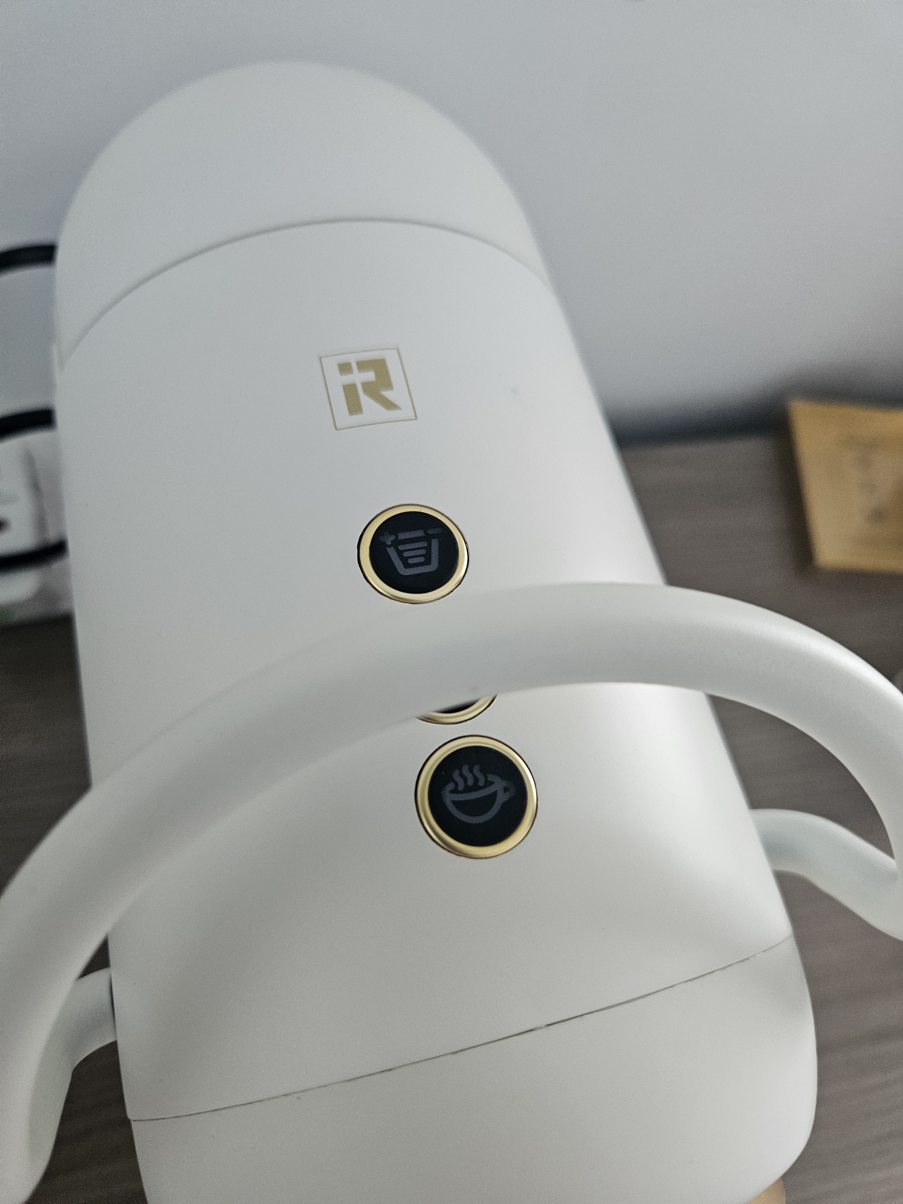irmafreda艾尔菲德AI智能识咖兼容型全自动胶囊咖啡机 冷热双萃可调温水量家用办公室礼物胶囊式可用咖啡粉 【AI版标配】AI识咖丨精准温控丨可调水量 实拍图