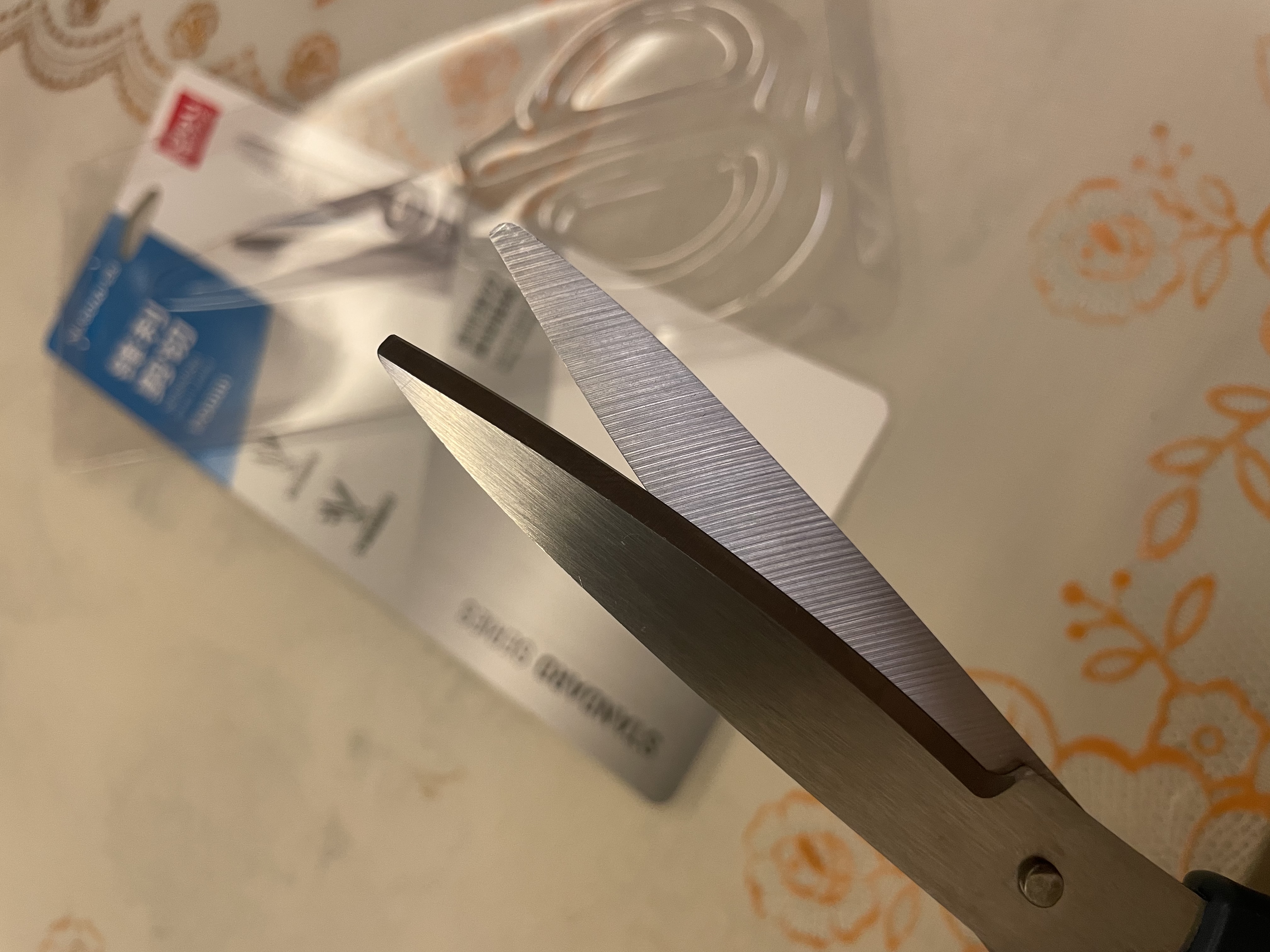 得力（deli）办公生活家用剪刀 小剪子手工剪纸刀 办公用品 蓝色6045-ES 实拍图