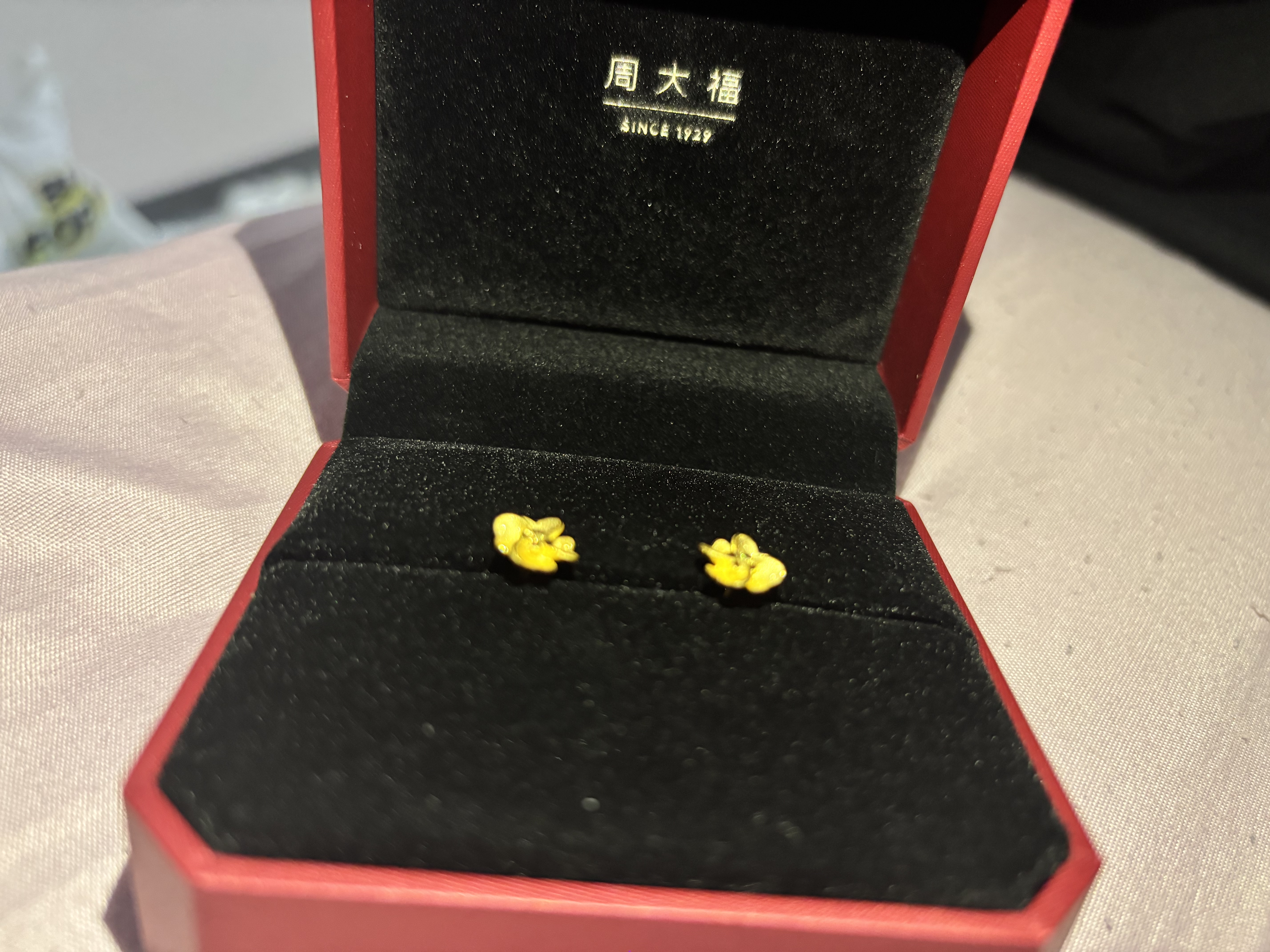 周大福花月佳期四叶草黄金耳饰女约2.25g EOF1338生日礼物 实拍图