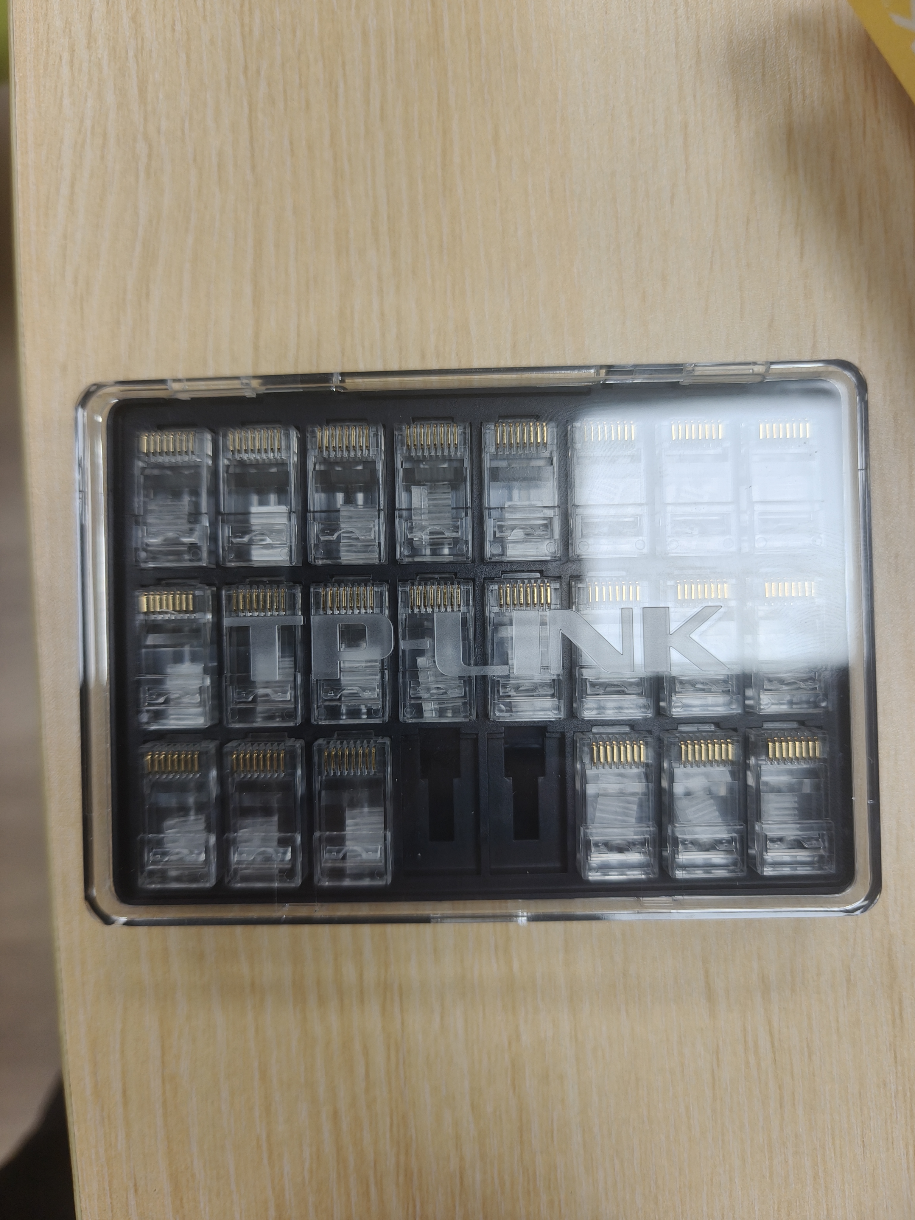 TP-LINK TL-EH602-24 六类非屏蔽网络水晶头 RJ45(24个一盒） 实拍图