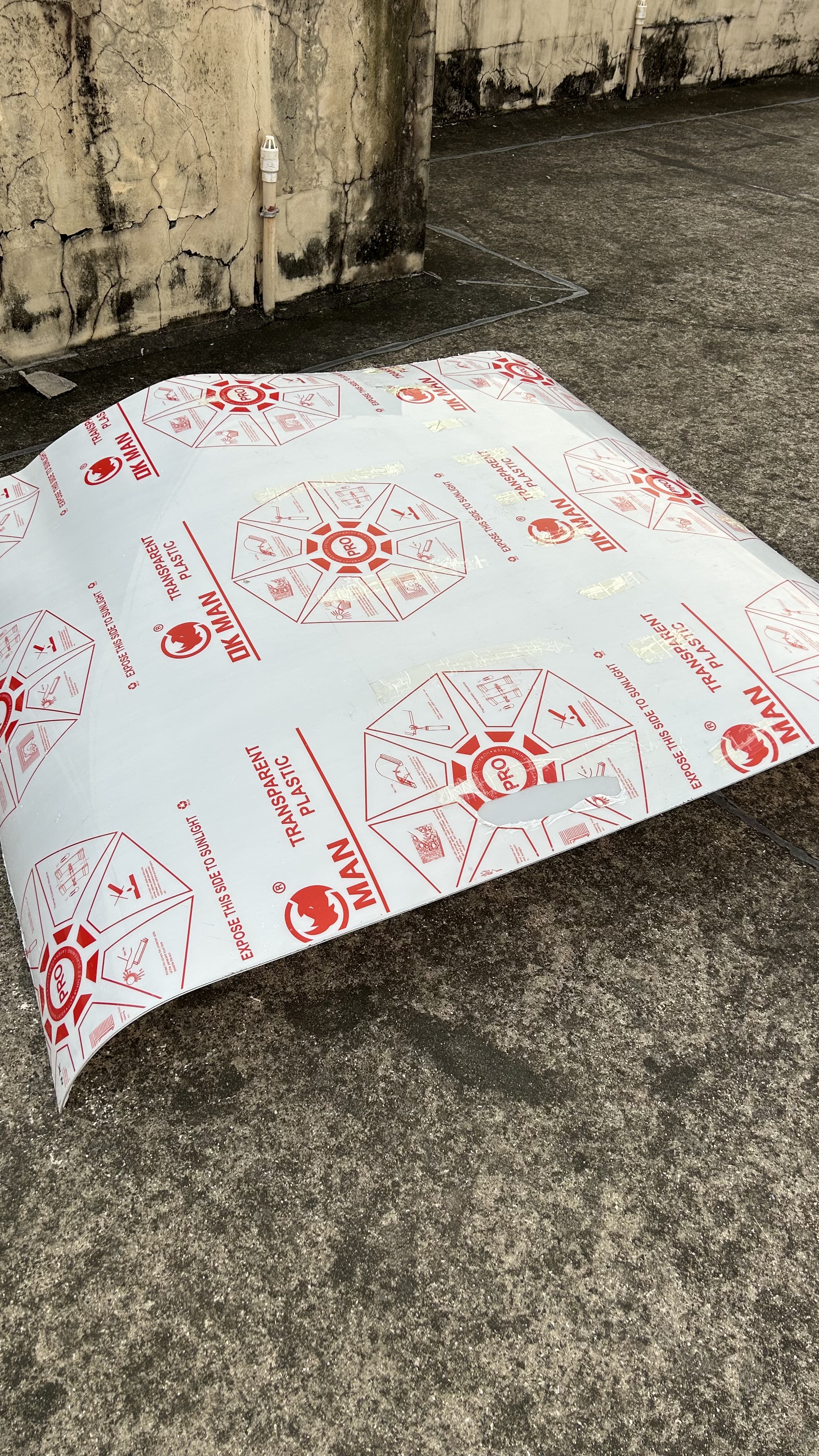 PC透明阳光板采光瓦耐力板塑料板屋顶车棚雨棚阳台遮雨板有机玻璃 一件一米，要几米拍几件 3毫米厚1.56米宽 实拍图