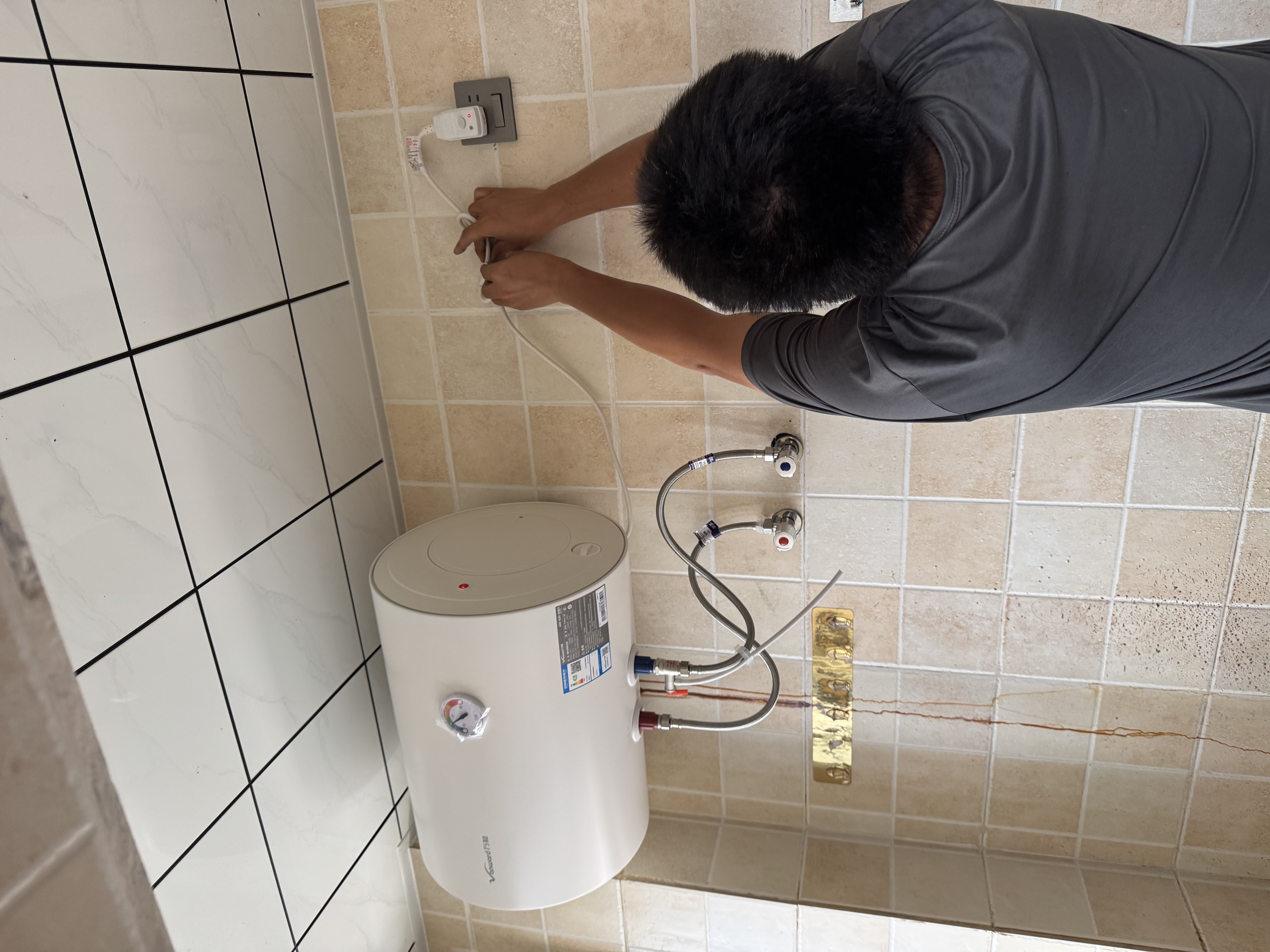万和【小白云T4Pro】40升2200W速热免换镁棒专利防电墙出水无需断电小体积租房优选电热水器 实拍图