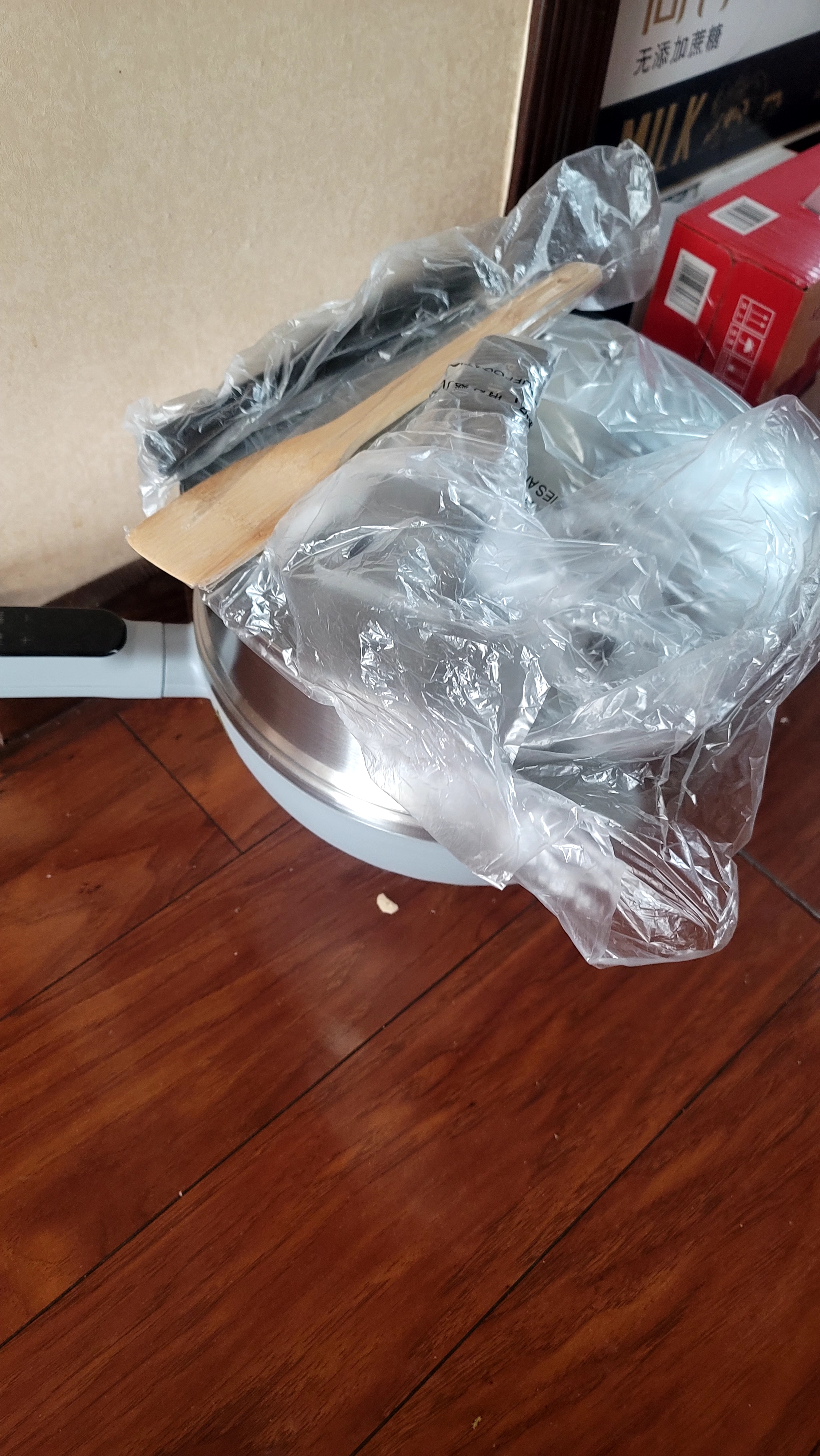 美的（Midea）电炒锅 电火锅 电蒸锅 电煮锅智能可预约多功能炒菜一体不沾5.5L上蒸下煮电热锅HCG3216配蒸笼木铲 实拍图