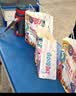 益好【可定制】礼品袋手提纸袋 小号纸袋生日小礼品袋儿童学生开学幼儿园可爱礼品袋 小号【怪兽王国】10个装 实拍图