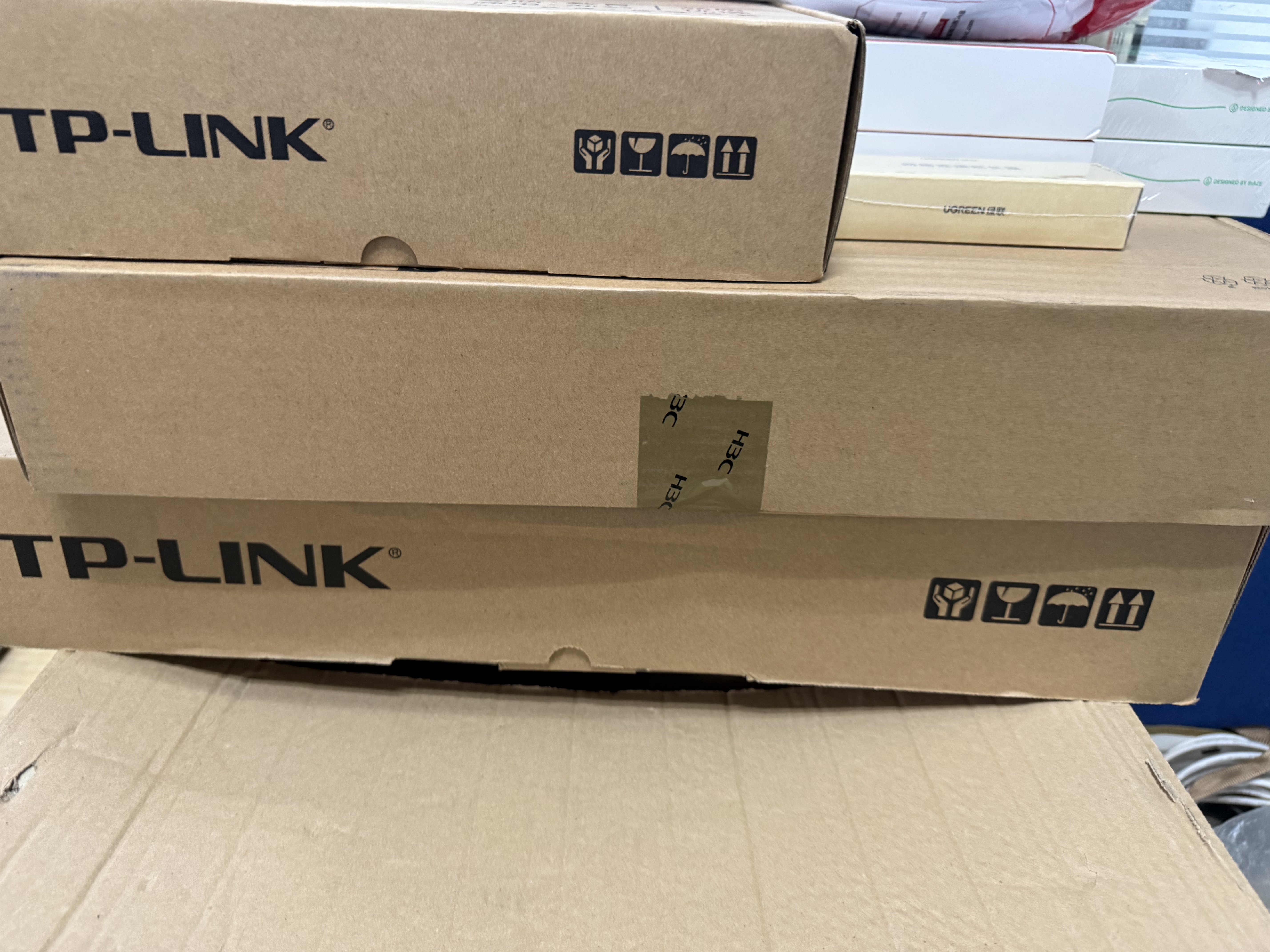 普联（TP-LINK） TL-SG5428 24口千兆三层网管交换机 4个光纤口 实拍图