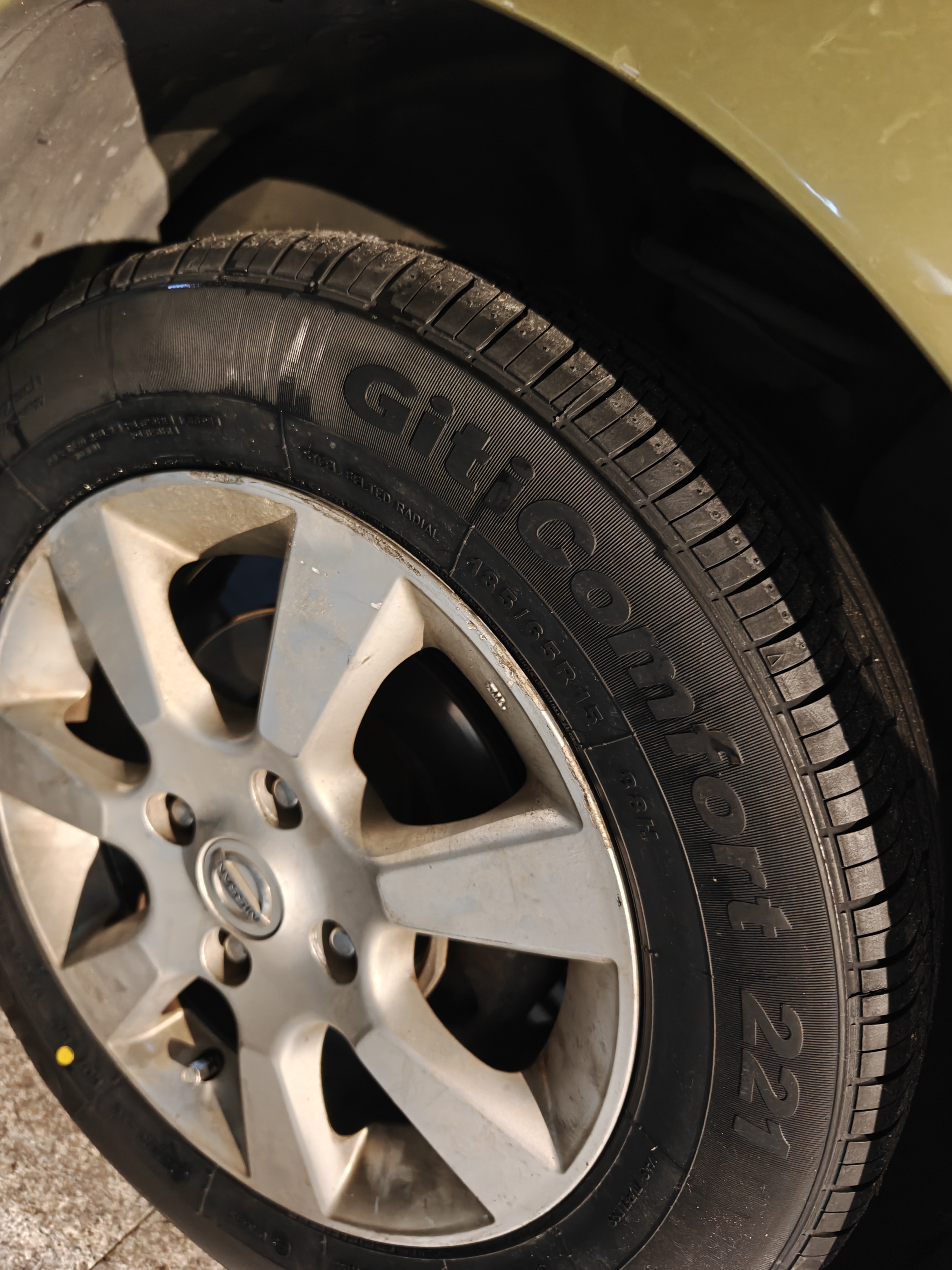 佳通轮胎(Giti)轮胎185/65R15 88H  221 原配标志301 适配 爱丽舍/轩逸 实拍图