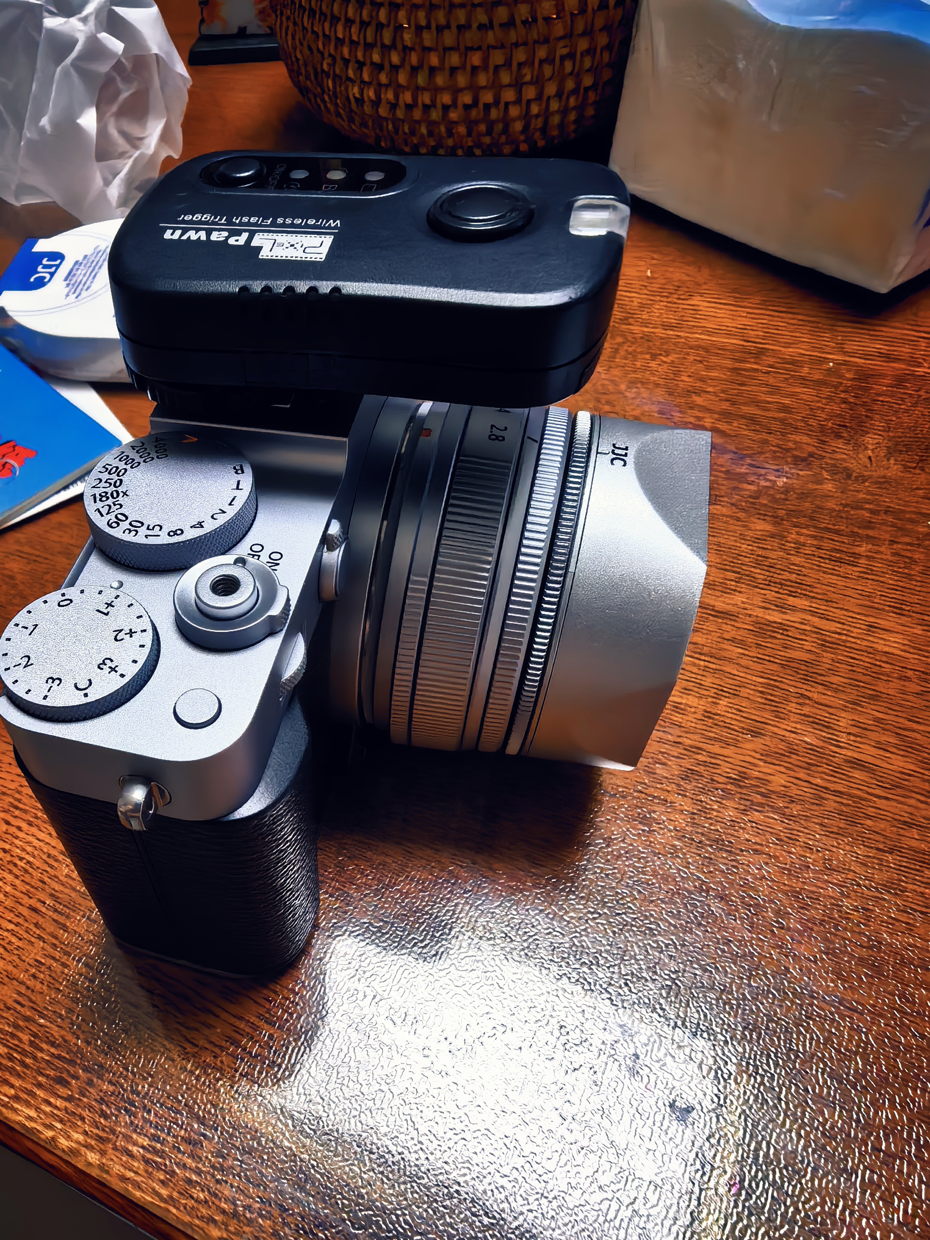 富士（FUJIFILM）X-E5／XE5 微单相机 套机（XF23mmF2.8镜头）4020万像素 7档五轴防抖 胶片模拟拨盘 6k30p 银色 实拍图