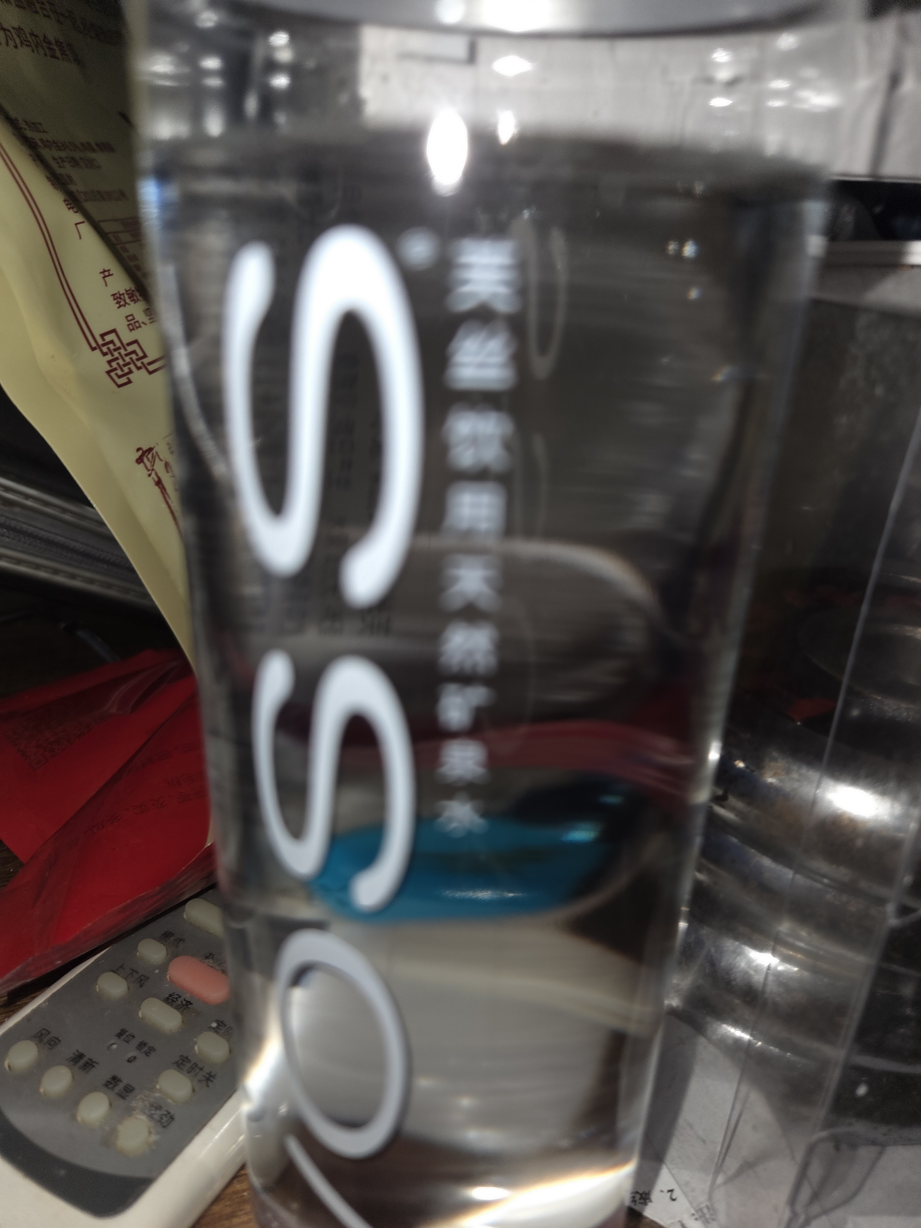 芙丝（VOSS）饮用天然矿泉水 500ml*12瓶(塑料瓶) 含锶低钠弱碱 商务用水 实拍图