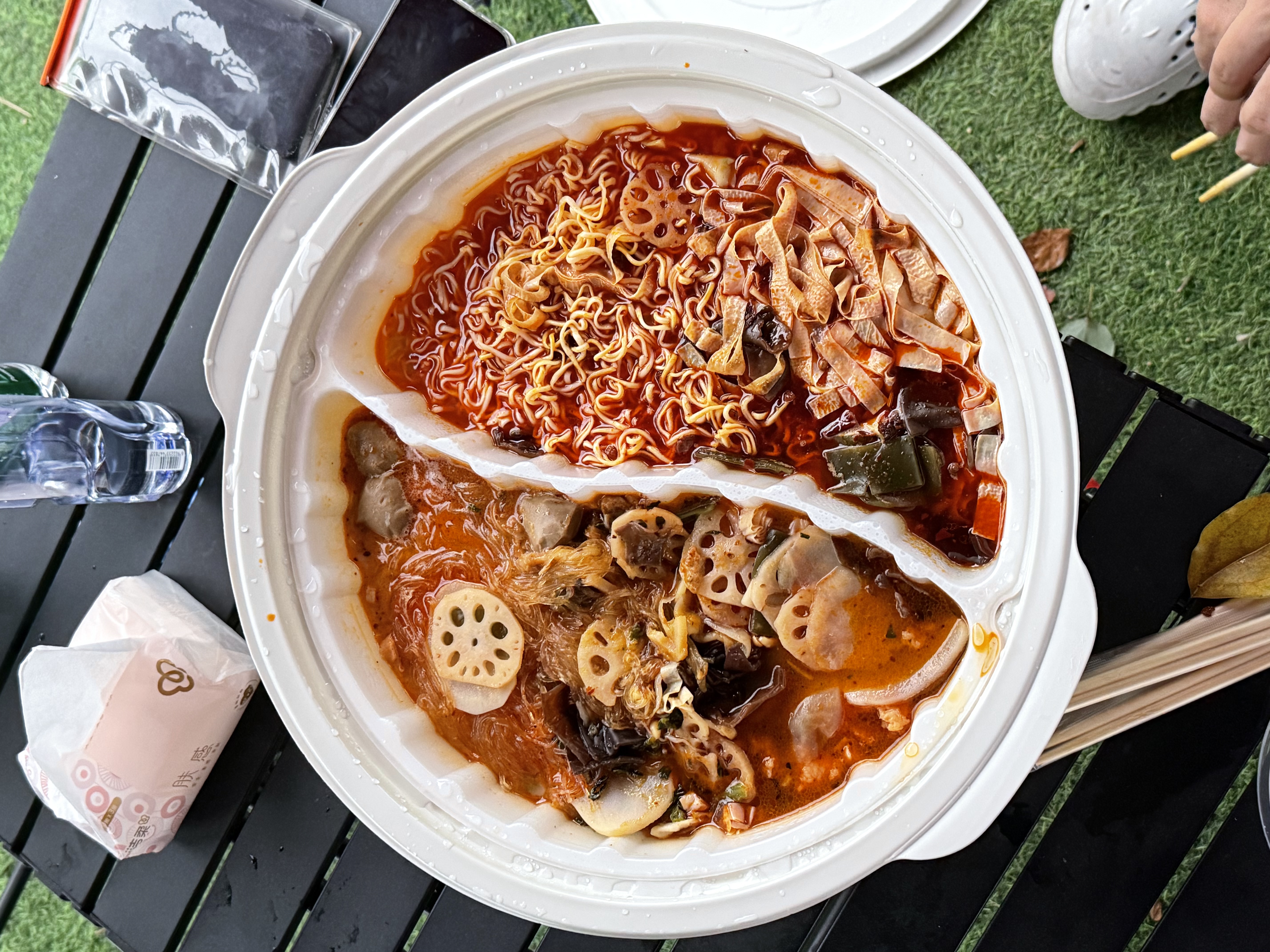 海底捞大学生自热火锅 超超超!大鸳鸯锅825g川香牛油冒菜+东北麻辣烫 实拍图